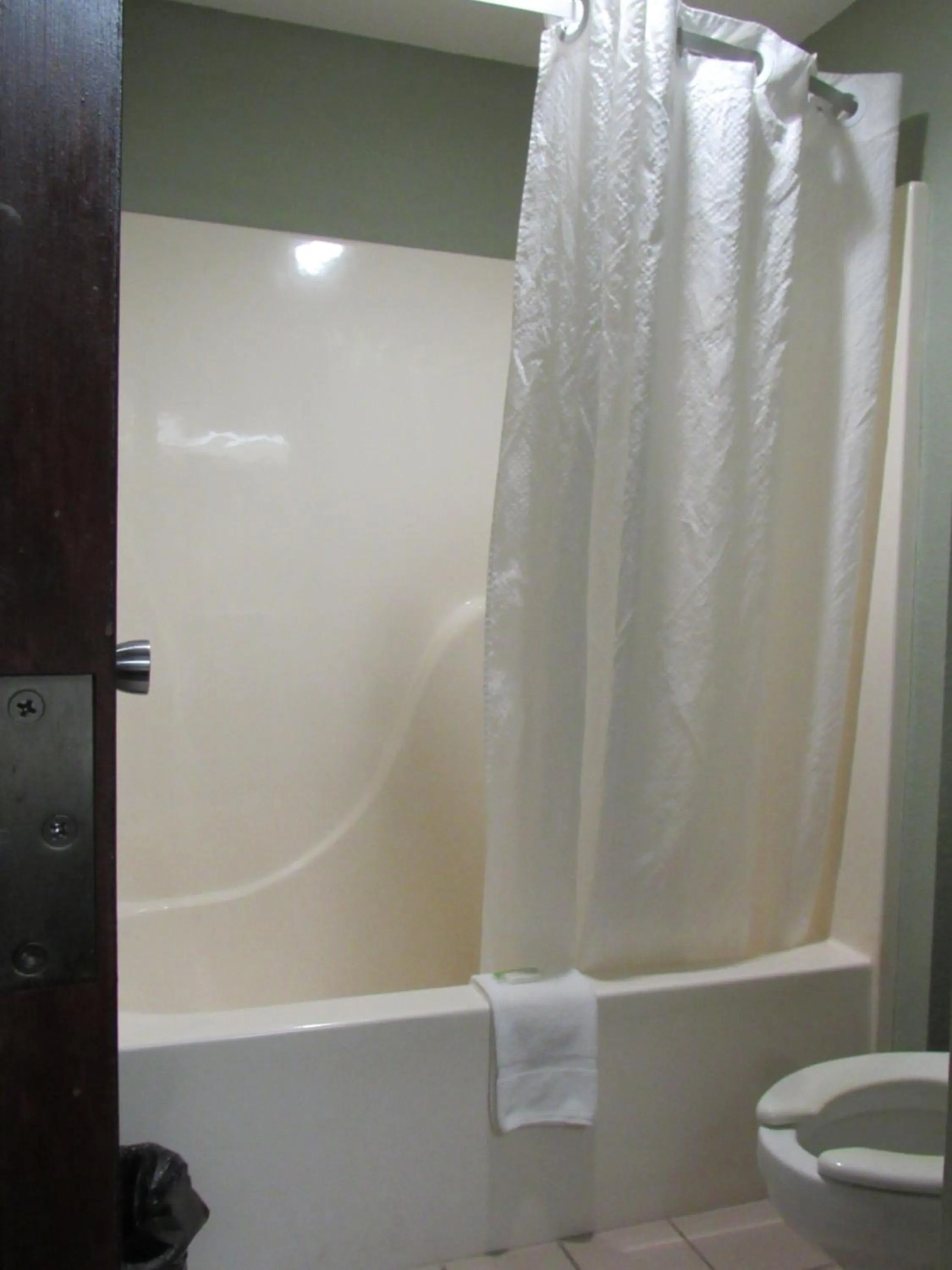 Shower in Bay Mountain Inn Cherokee Smoky Mountains