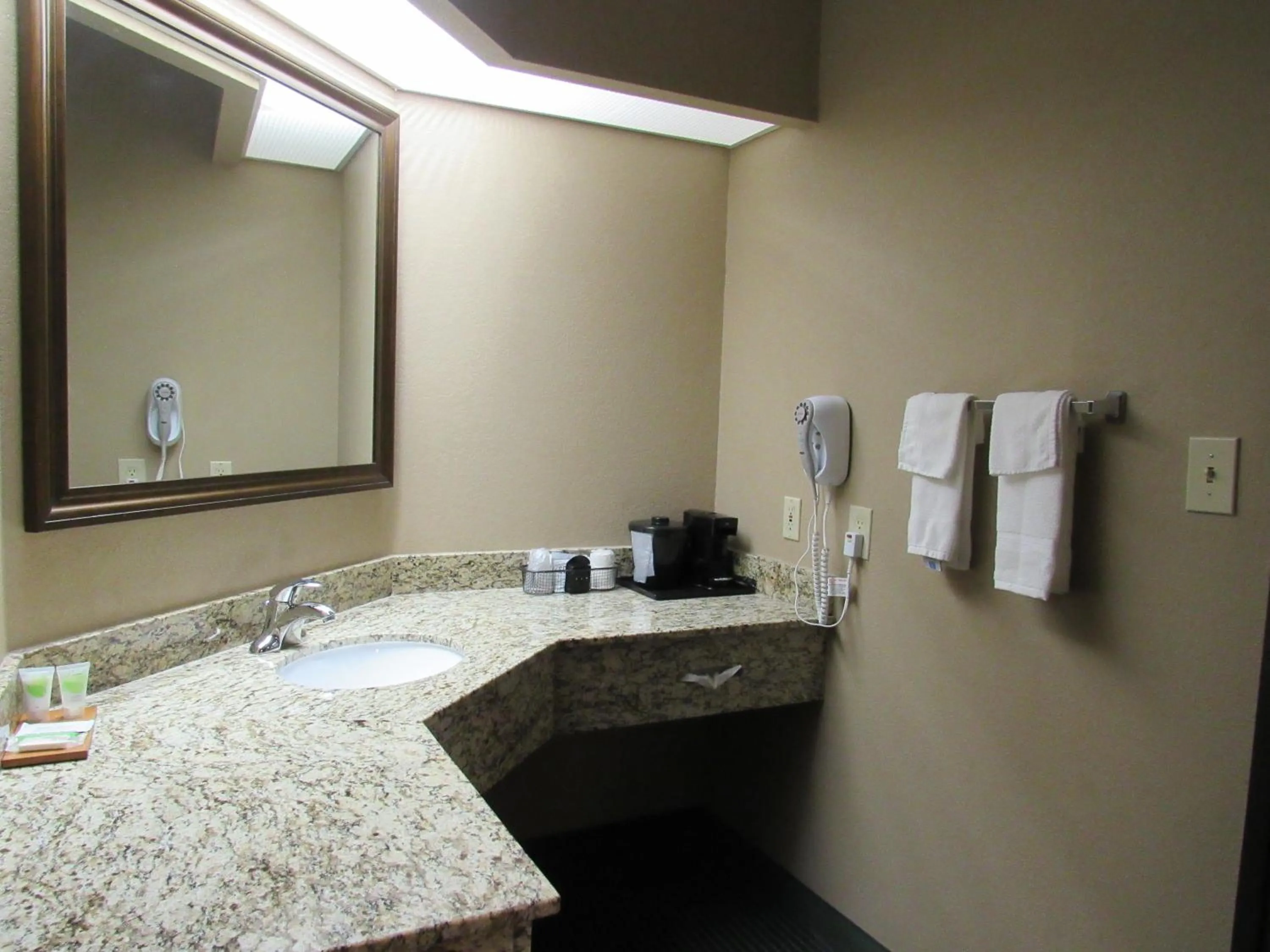 Bathroom in Bay Mountain Inn Cherokee Smoky Mountains