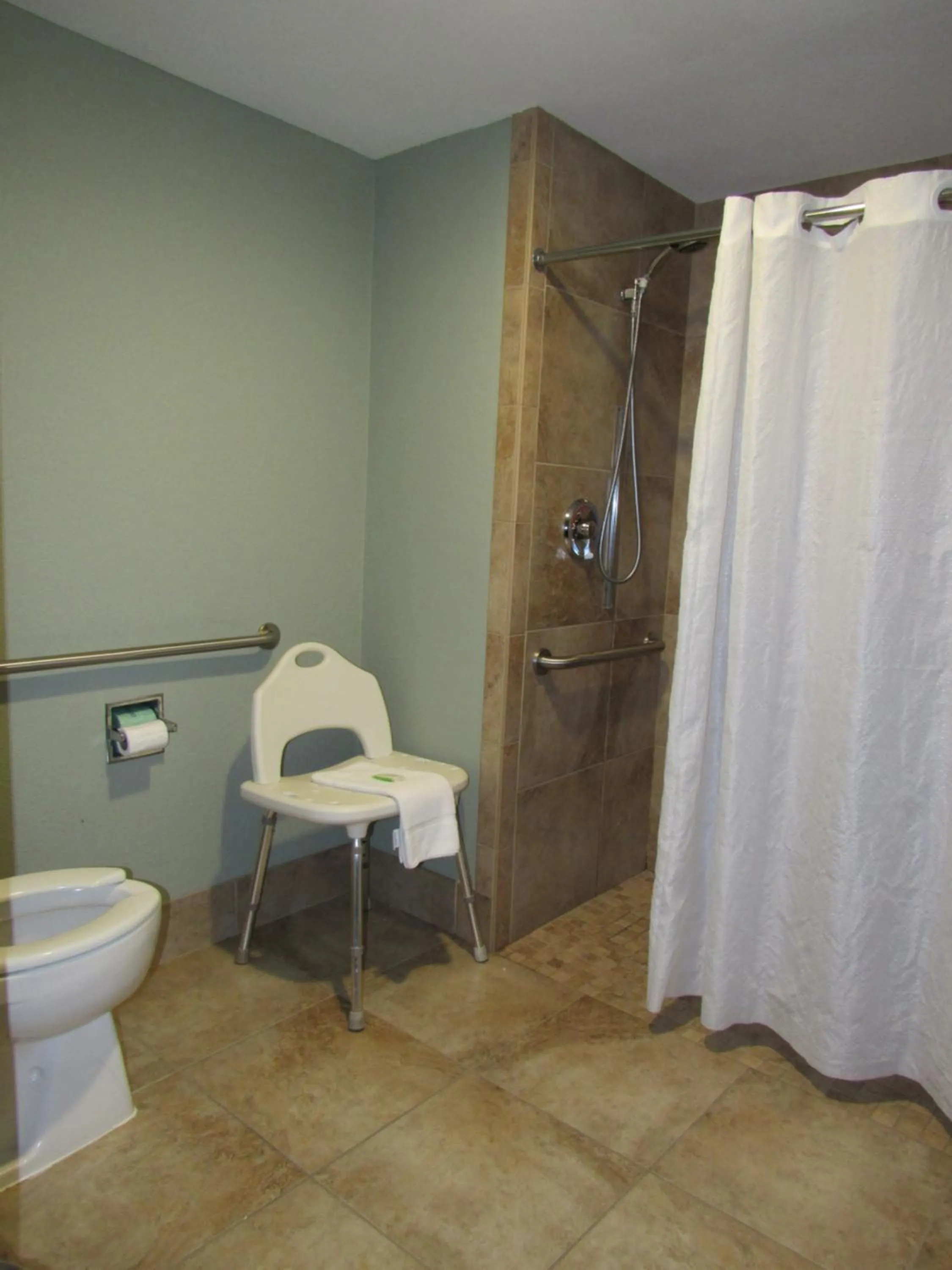 Shower in Bay Mountain Inn Cherokee Smoky Mountains