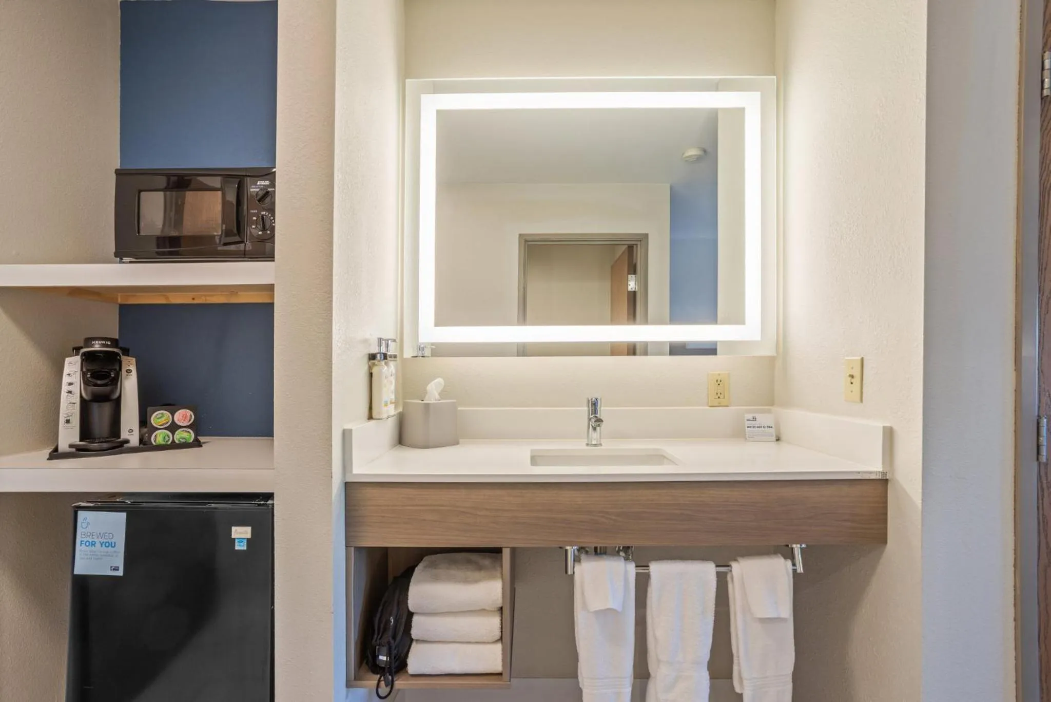 Bathroom in Holiday Inn Express Hotel & Suites Torrington by IHG