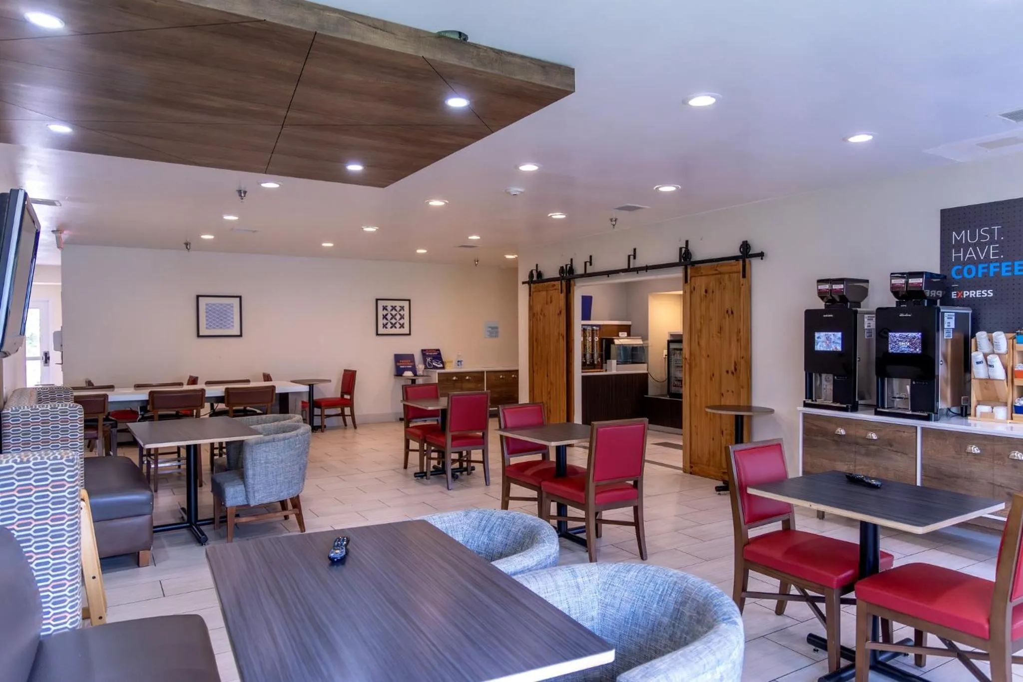 Breakfast in Holiday Inn Express Hotel & Suites Torrington by IHG