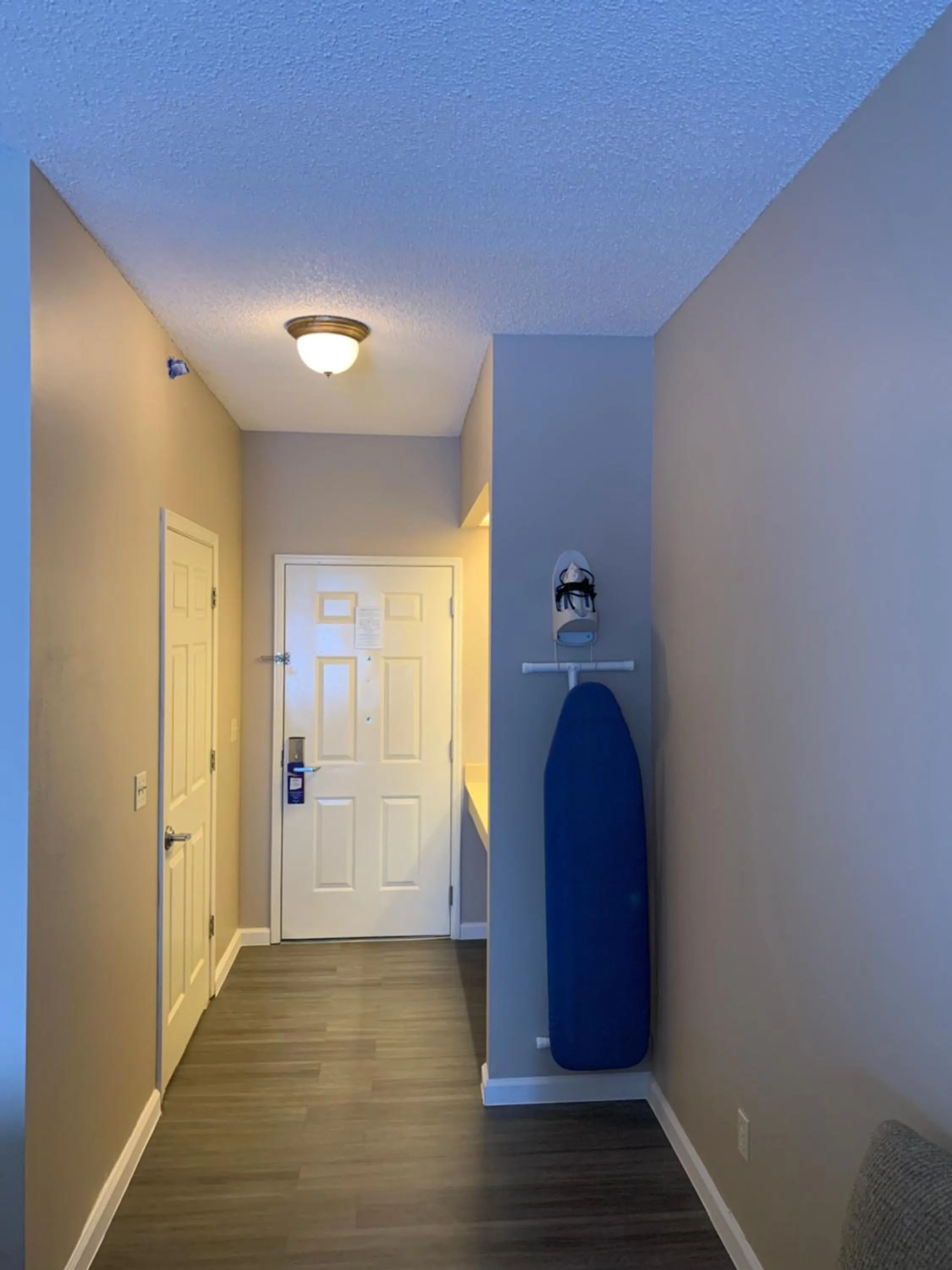 wardrobe in Ormond Beach Inn