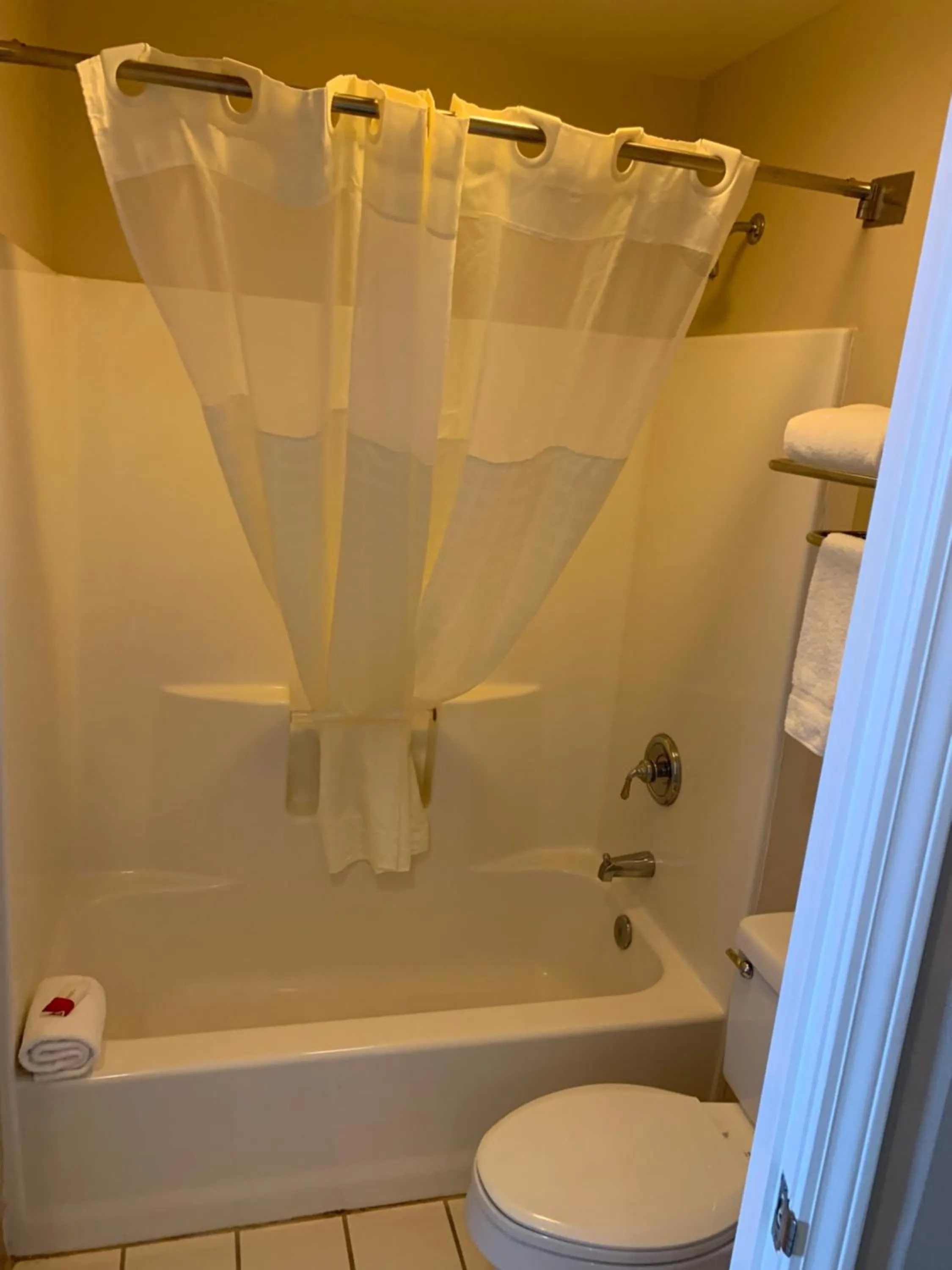 Shower in Ormond Beach Inn