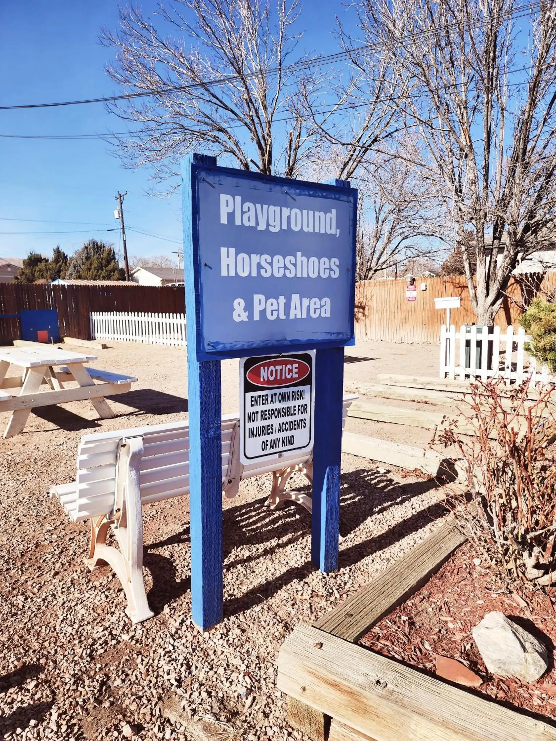 Deluxe Queen Room - single occupancy - Non-Smoking in Motel 6-Canon City, CO 719-458-1216 Deluxe Queen Room - single occupancy - Non-Smoking in Motel 6-Canon City, CO 719-458-1216