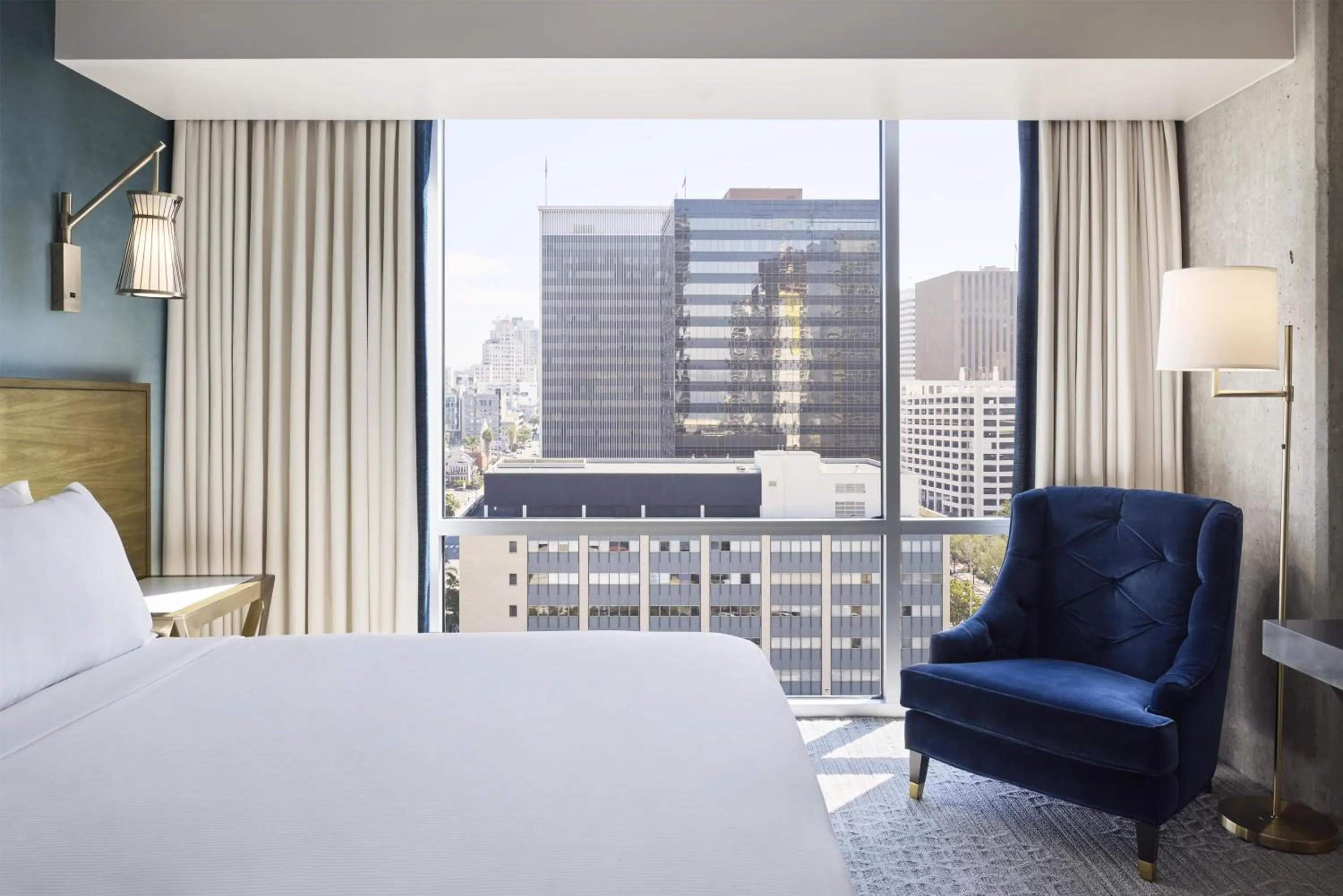 Bed in Carte Hotel San Diego Downtown, Curio Collection By Hilton