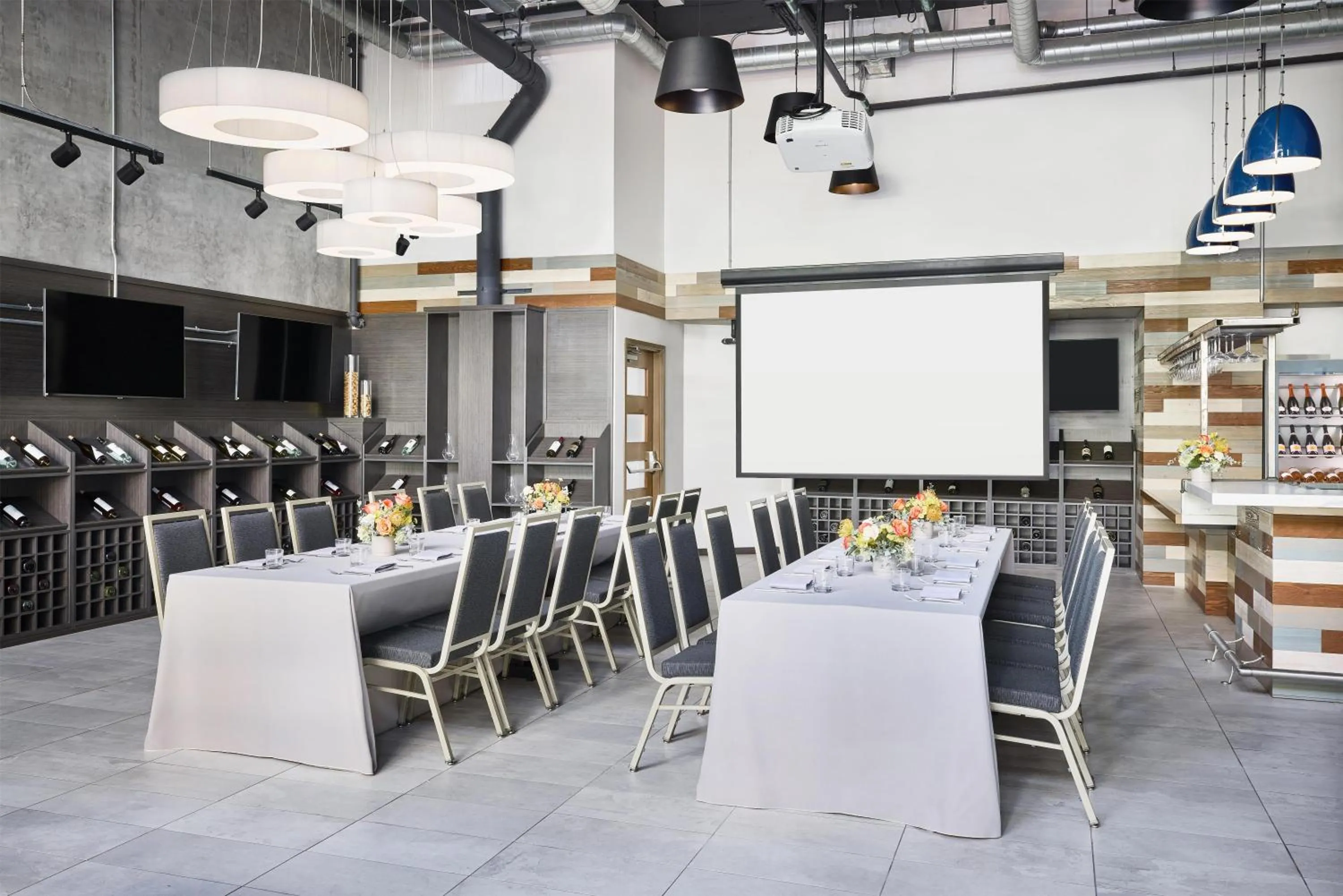 Bedroom in Carte Hotel San Diego Downtown, Curio Collection By Hilton