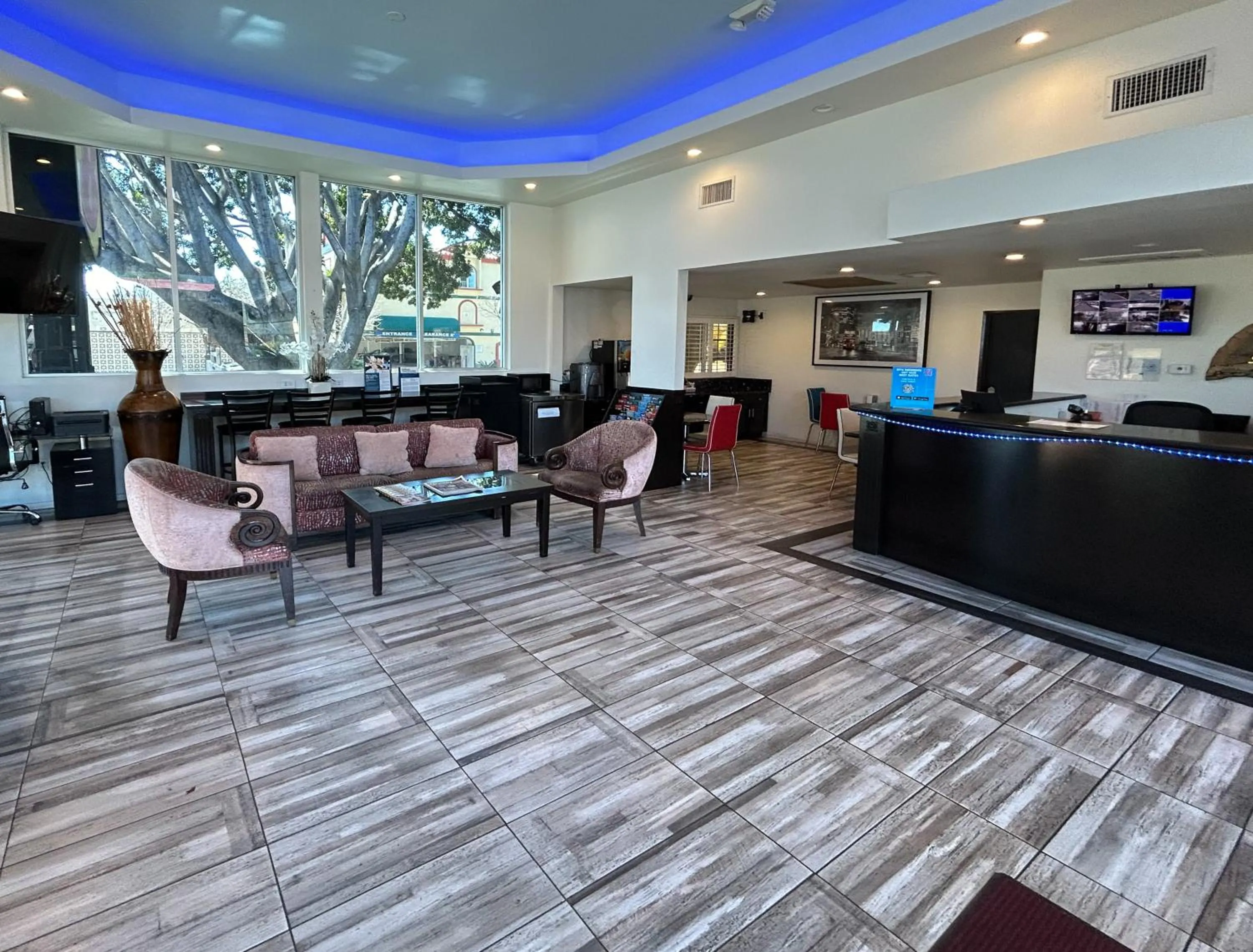 Lobby or reception in Motel 6 Pasadena, CA Old Town Pasadena Area