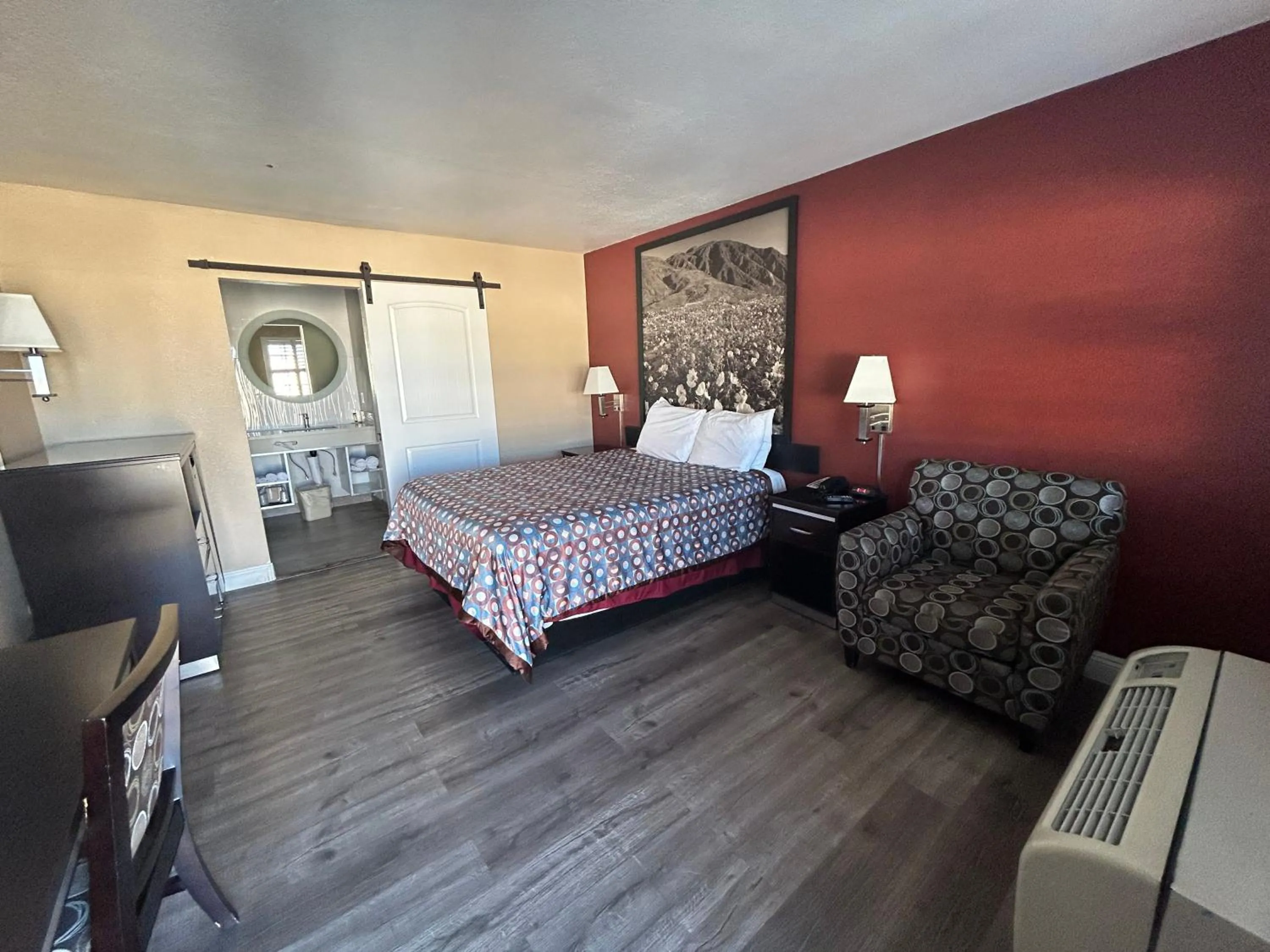 Bedroom, Bed in Motel 6 Pasadena, CA Old Town Pasadena Area