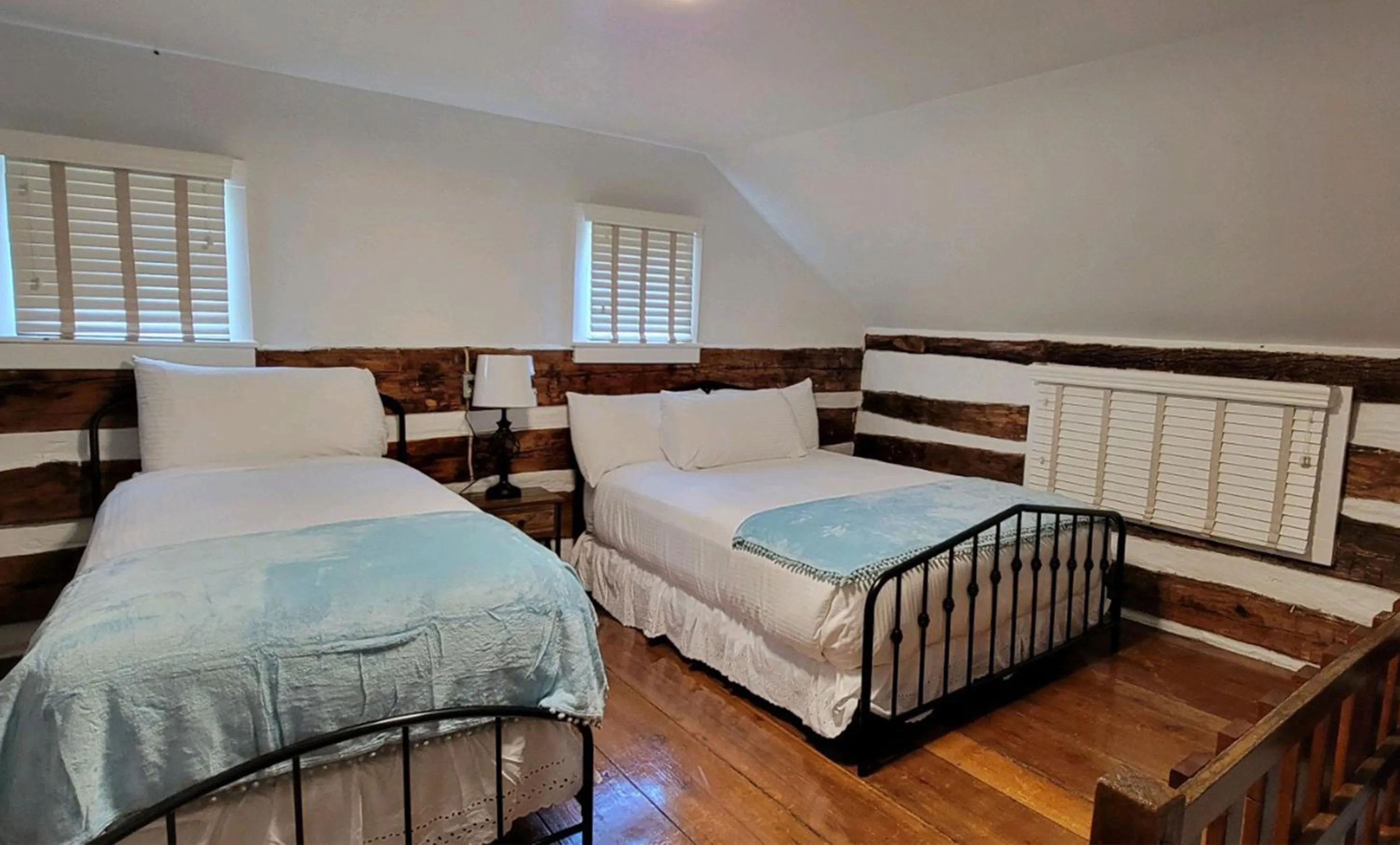 Bed in Graves Mountain Farm & Lodges