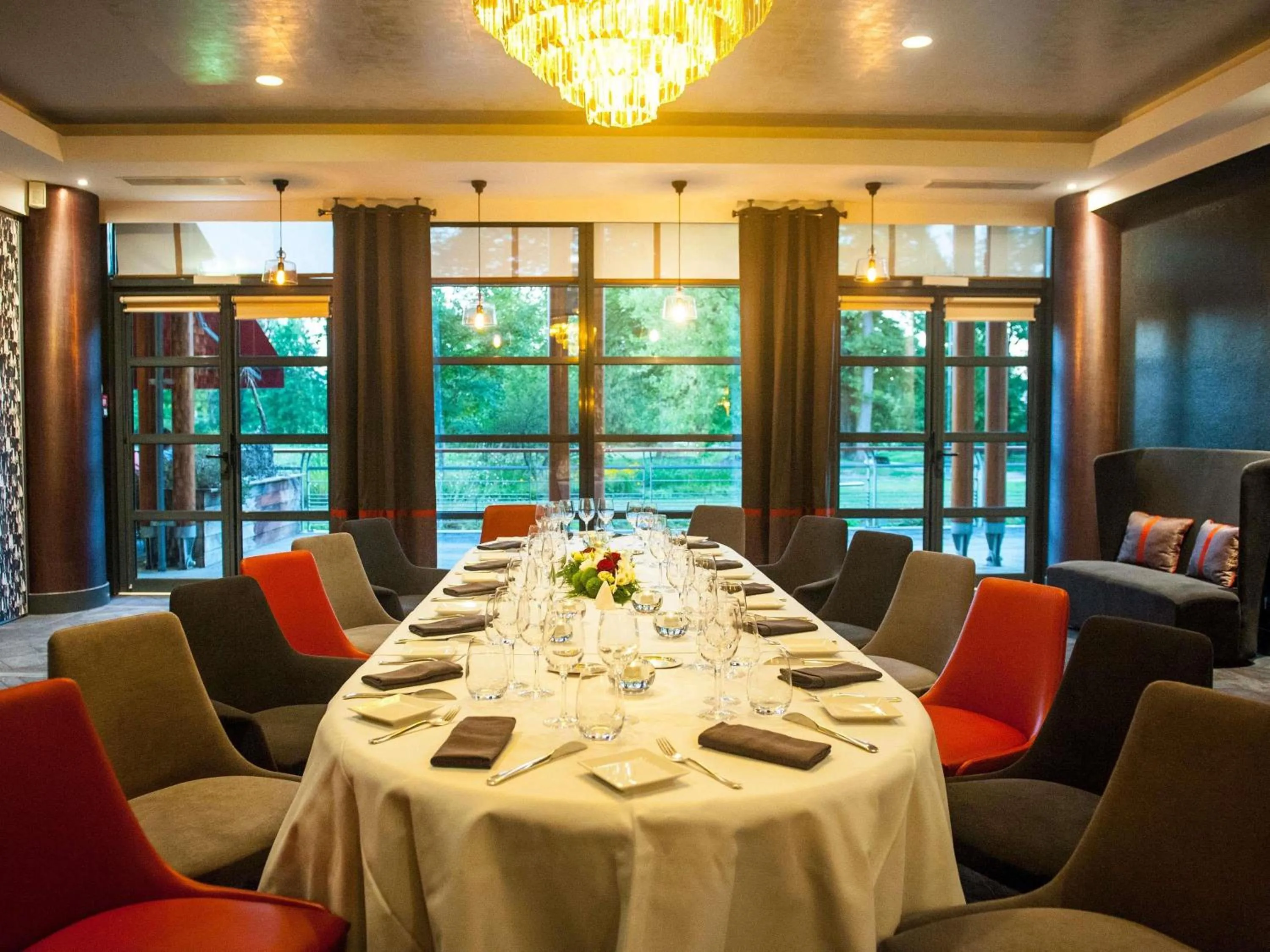 Meeting/conference room in Parc Beaumont Hôtel & Spa Pau - MGallery Collection