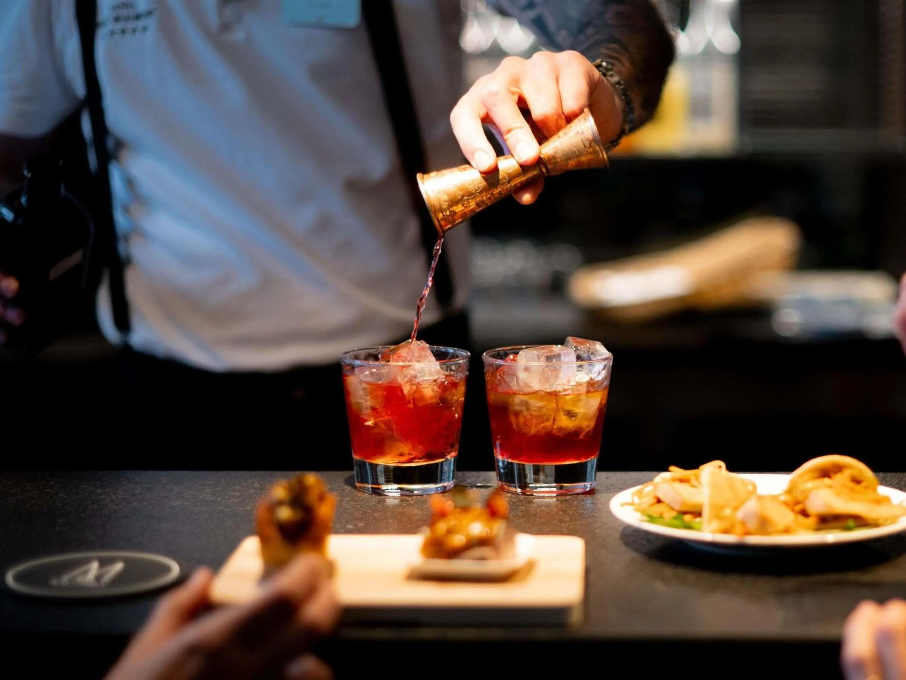 Lounge or bar in Parc Beaumont Hôtel & Spa Pau - MGallery Collection