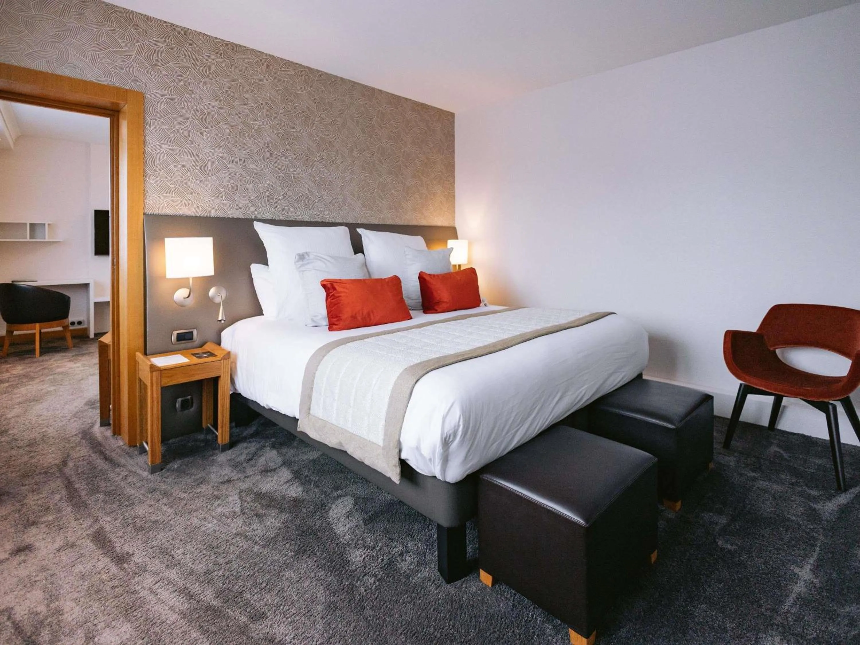 Bedroom, Bed in Parc Beaumont Hôtel & Spa Pau - MGallery Collection