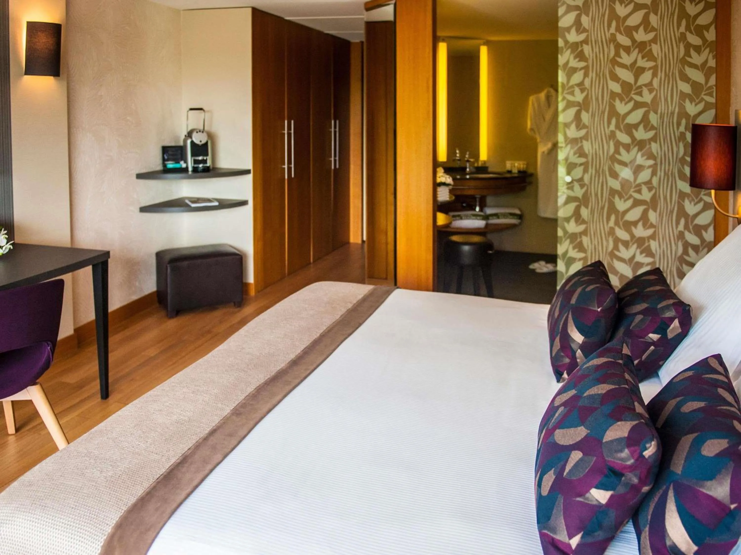 Bedroom, Bed in Parc Beaumont Hôtel & Spa Pau - MGallery Collection