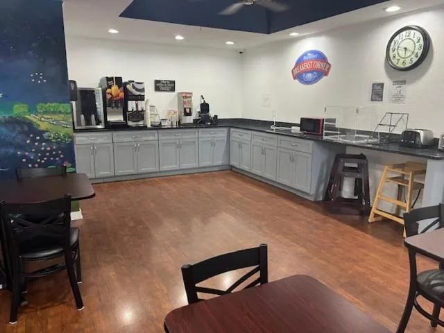 Breakfast in Baymont by Wyndham Lakeland