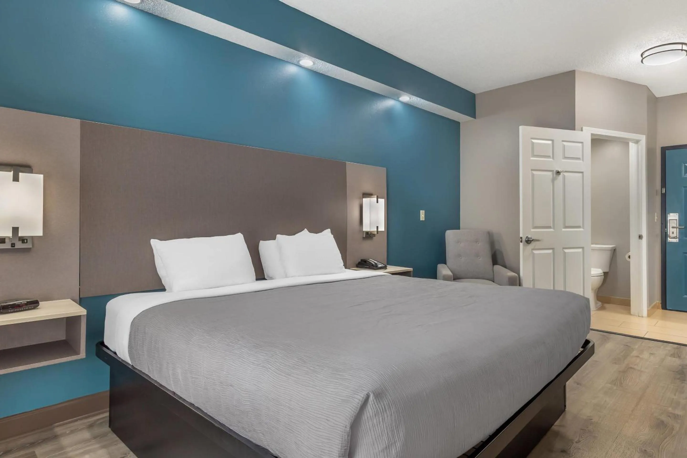 Bedroom, Bed in Quality Inn Wilmington