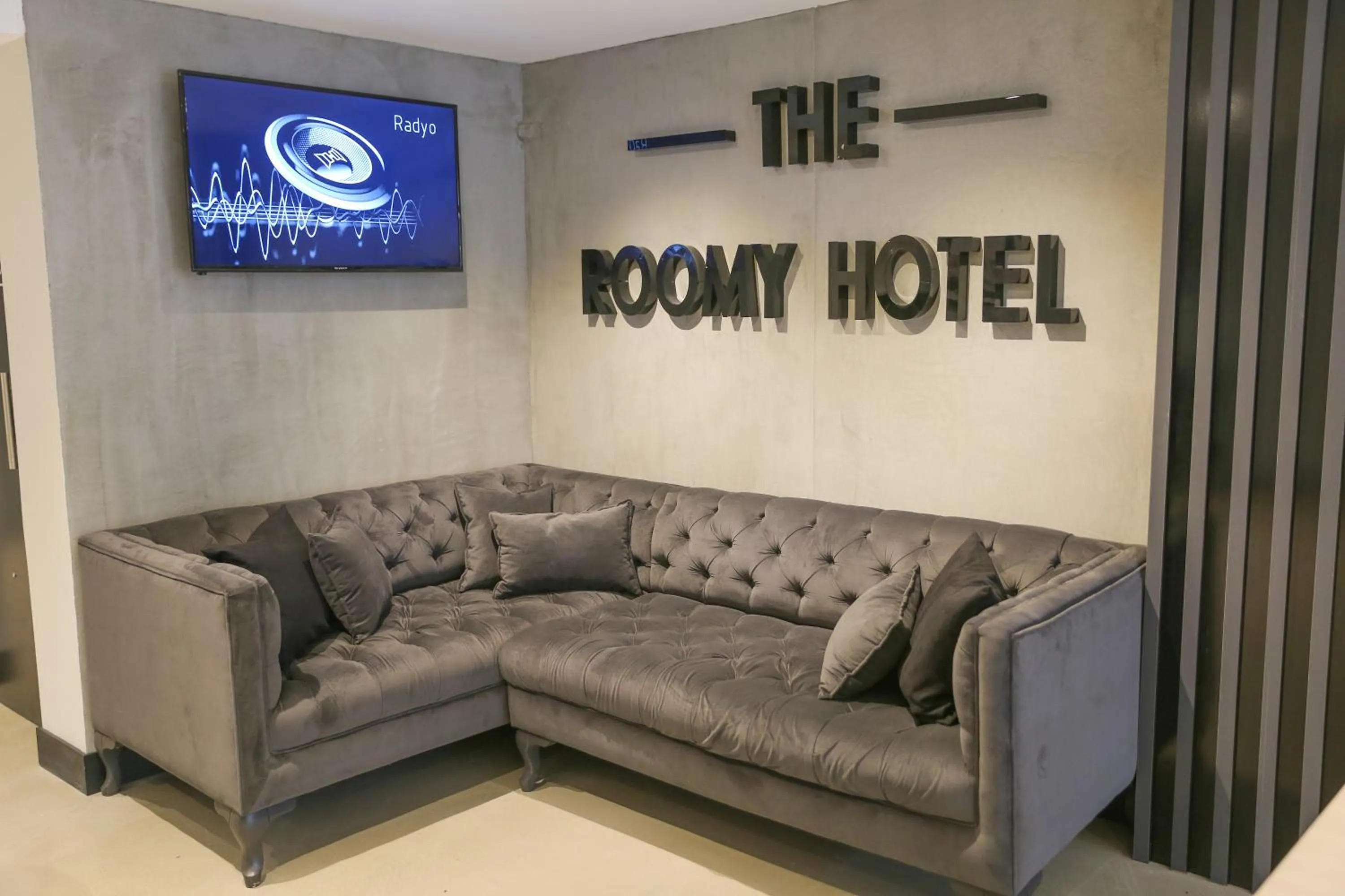 Lobby or reception in The Roomy Hotel Şişli