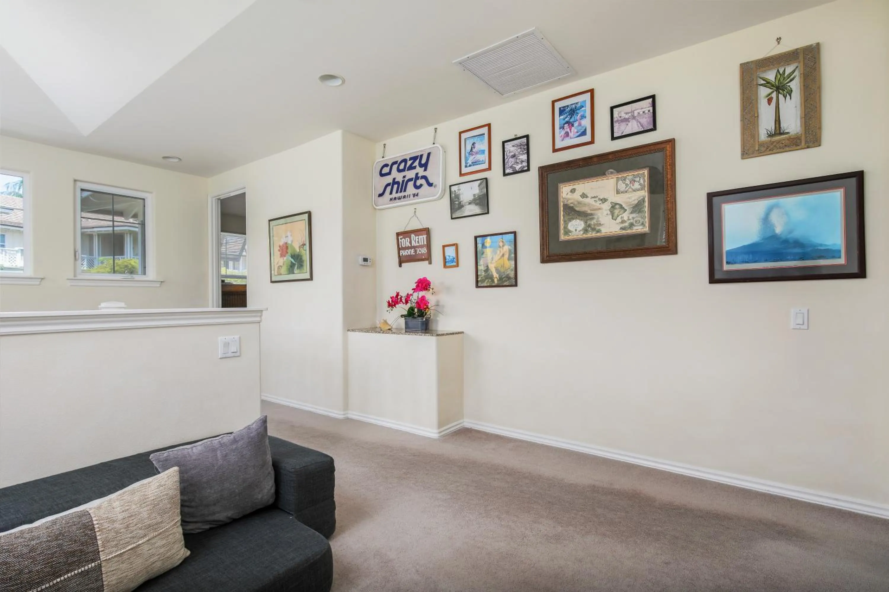 Seating area in Fairway Villas Waikoloa by OUTRIGGER