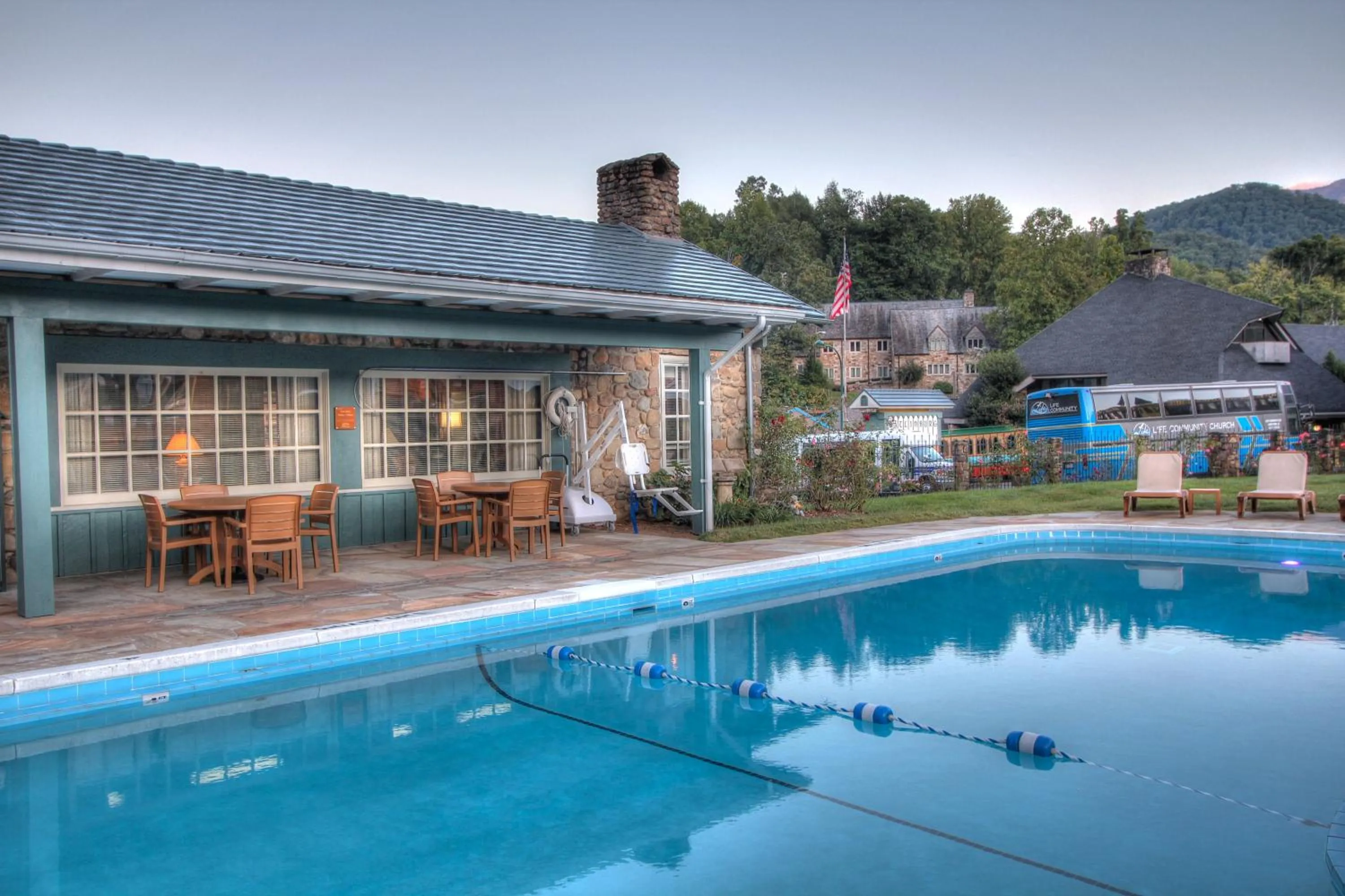 Swimming pool in Gatlinburg Inn