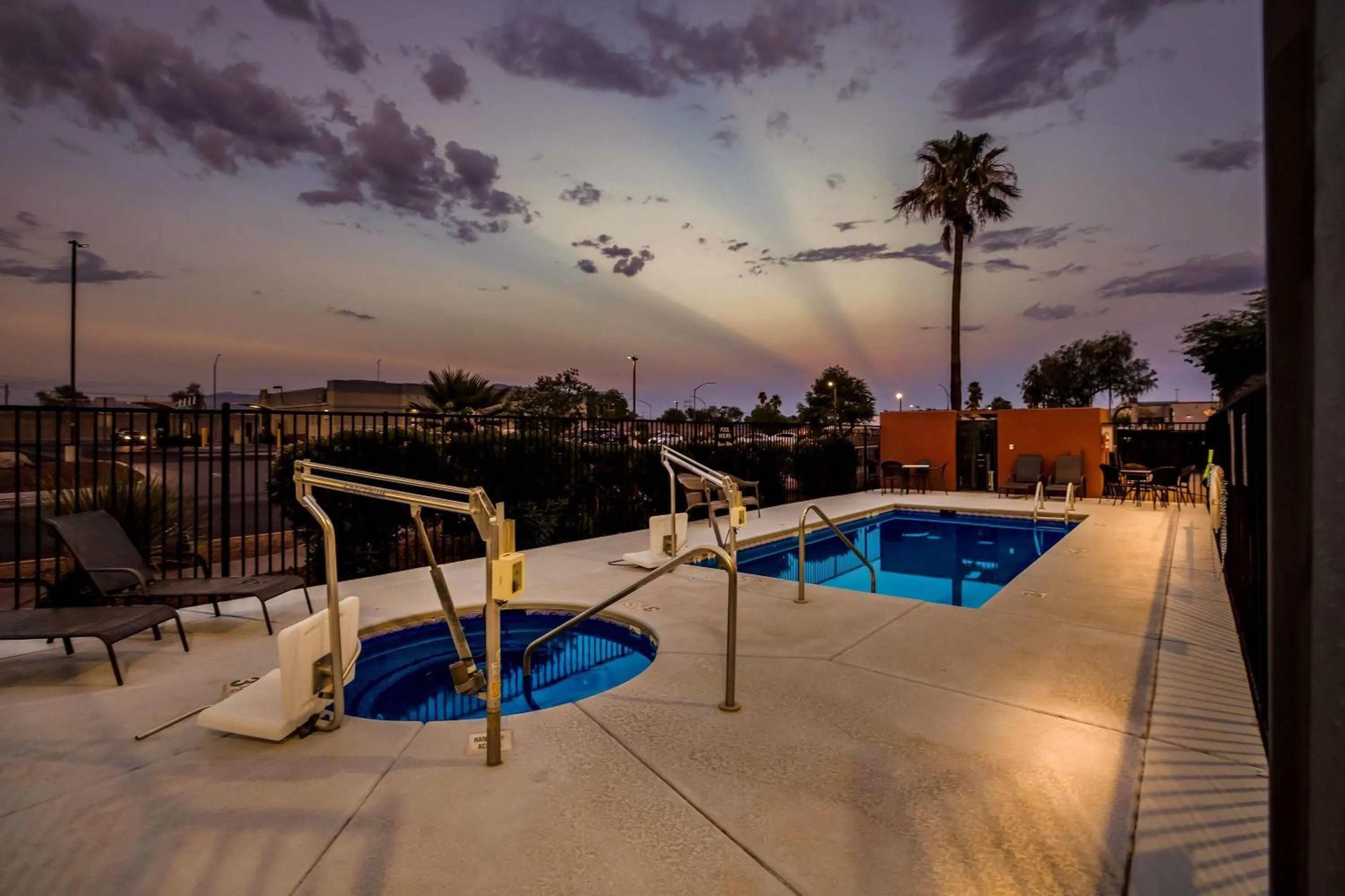 Swimming pool in Super 8 by Wyndham Marana/Tucson Area