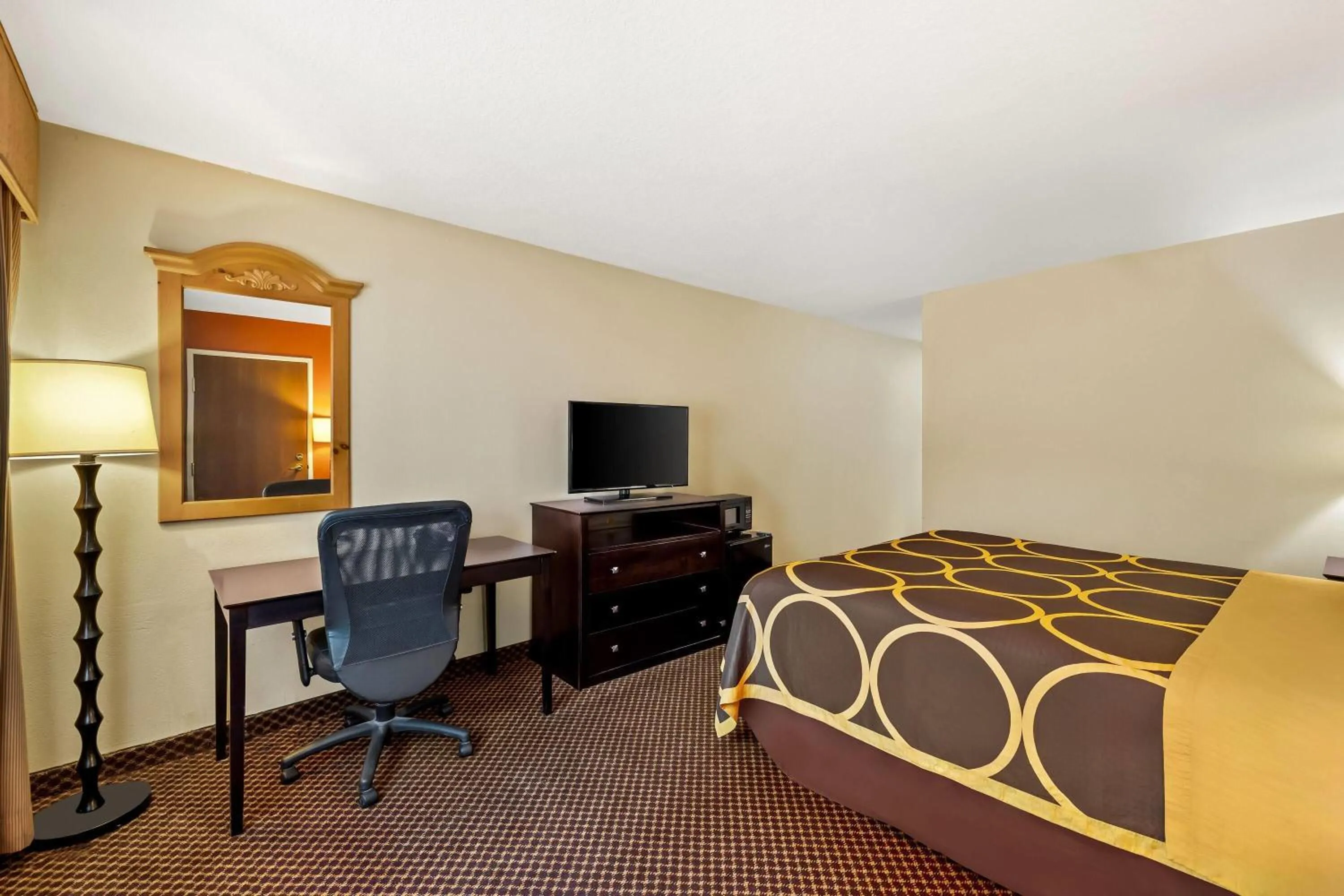 Bed in Super 8 by Wyndham Marana/Tucson Area