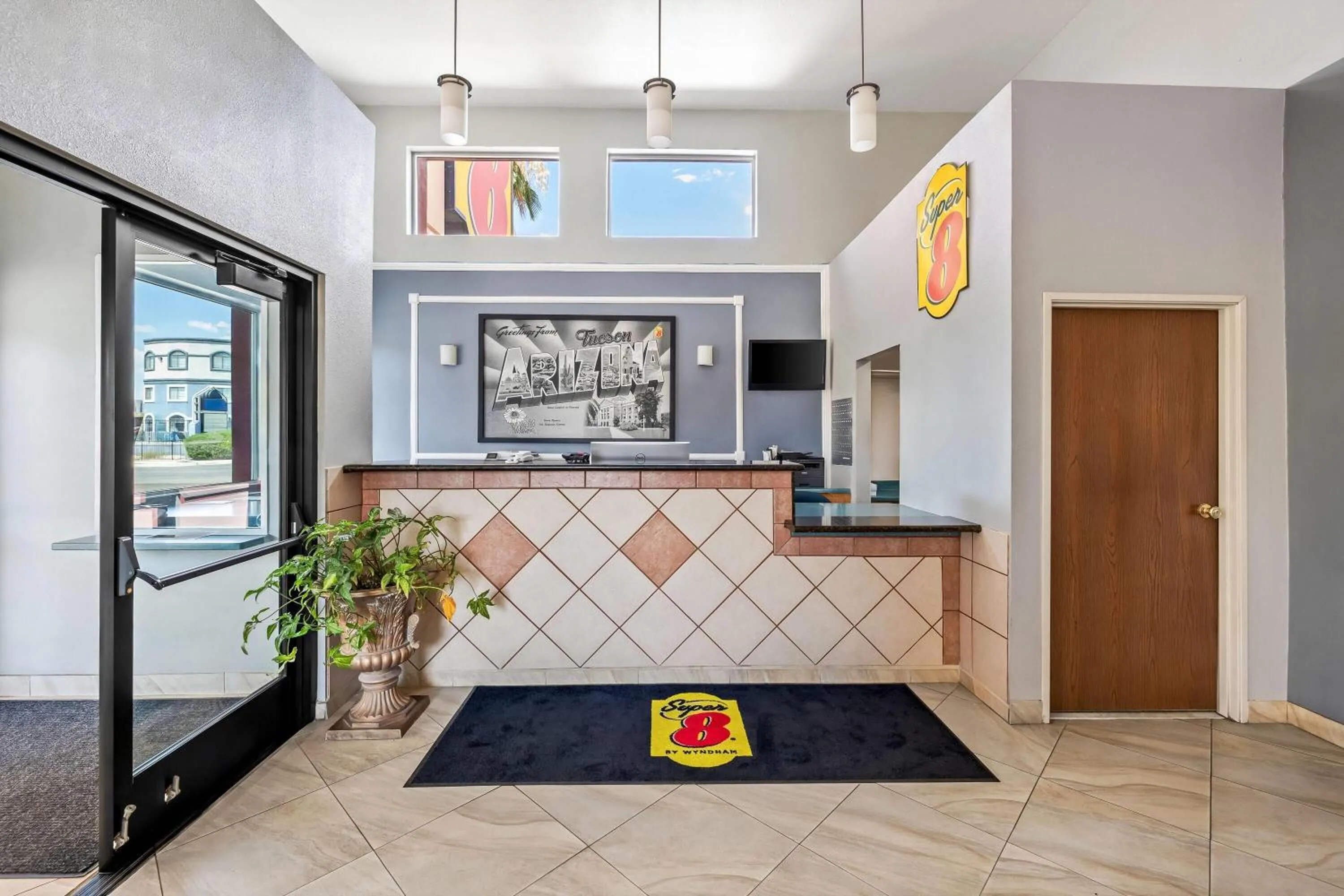 Lobby or reception in Super 8 by Wyndham Marana/Tucson Area