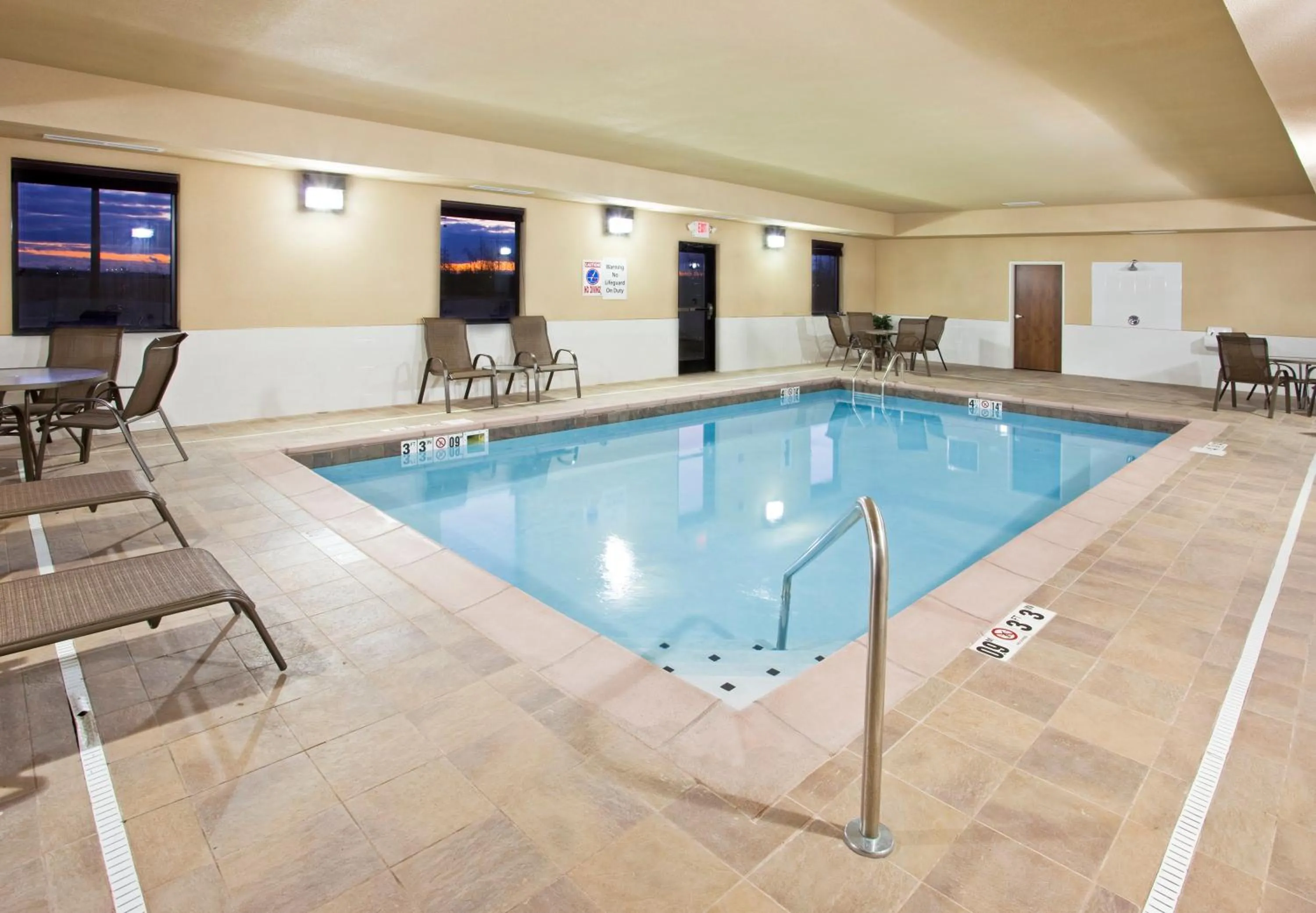 Swimming pool in Holiday Inn Express Hotel & Suites Van Wert by IHG