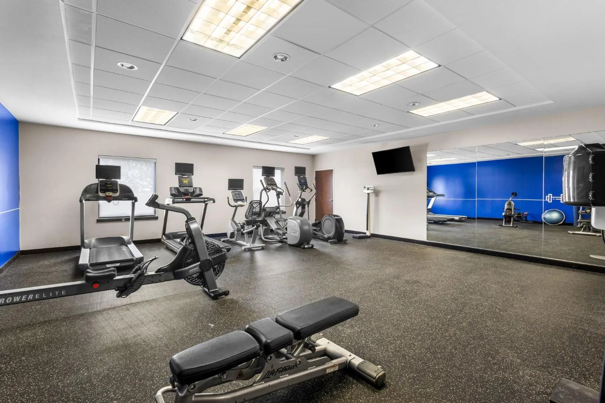 Spa and wellness centre/facilities in Holiday Inn Express Hotel & Suites Van Wert by IHG