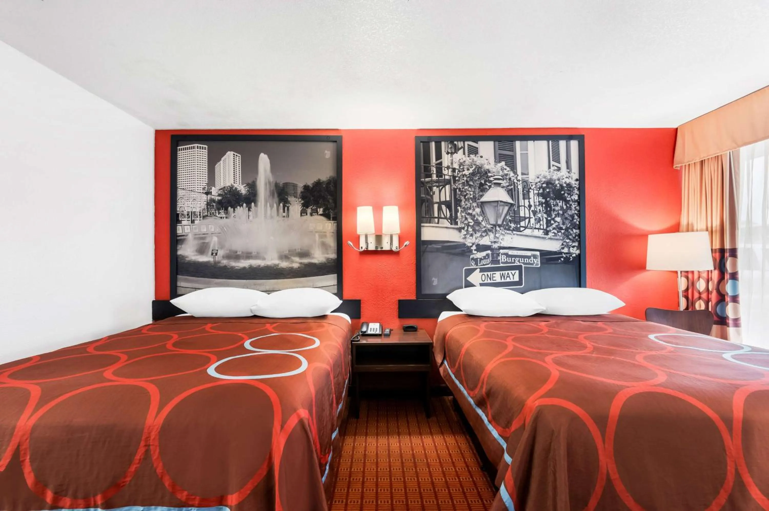 Photo of the whole room, Bed in Super 8 by Wyndham Baton Rouge/I-10