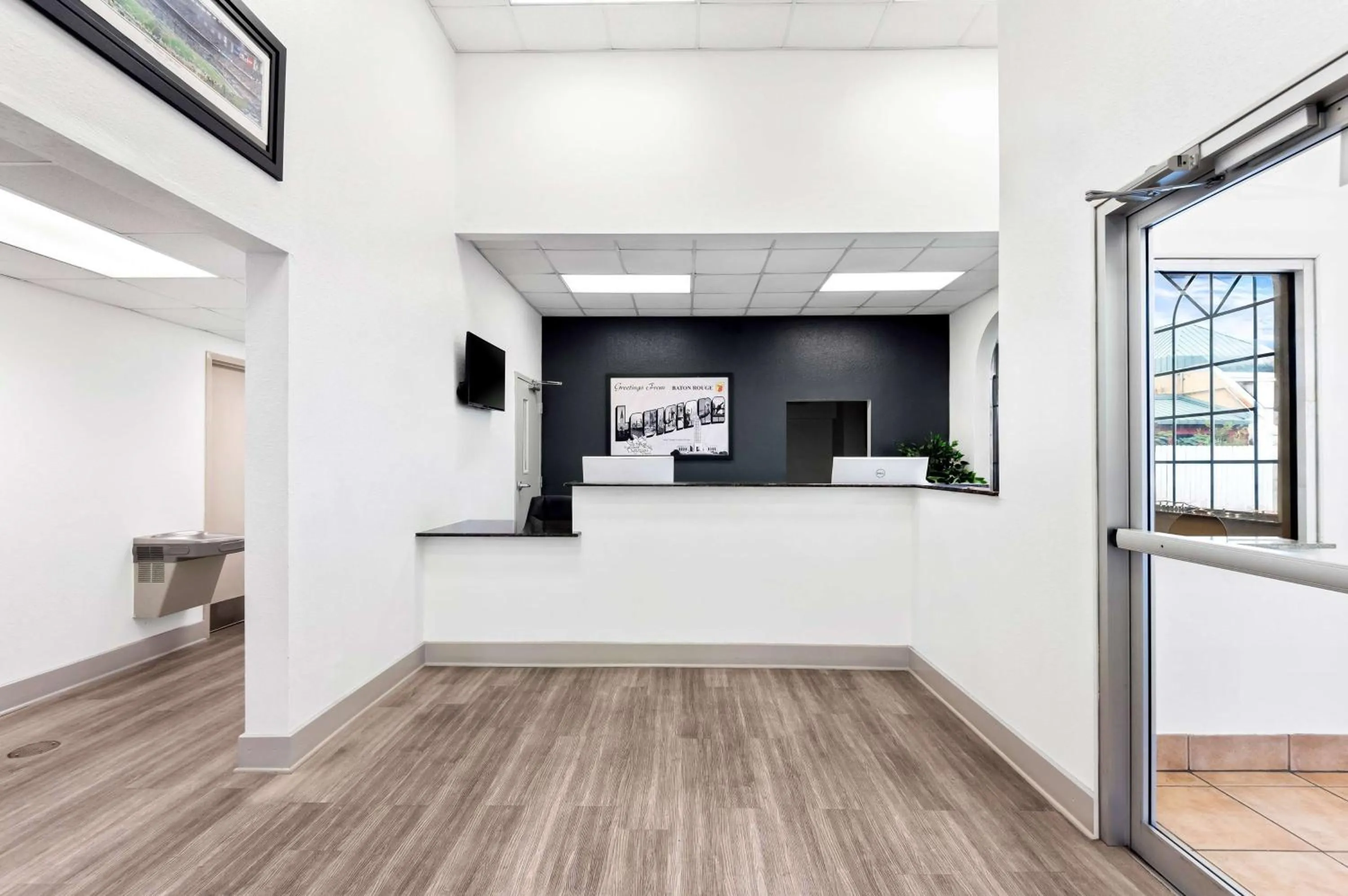 Lobby or reception in Super 8 by Wyndham Baton Rouge/I-10