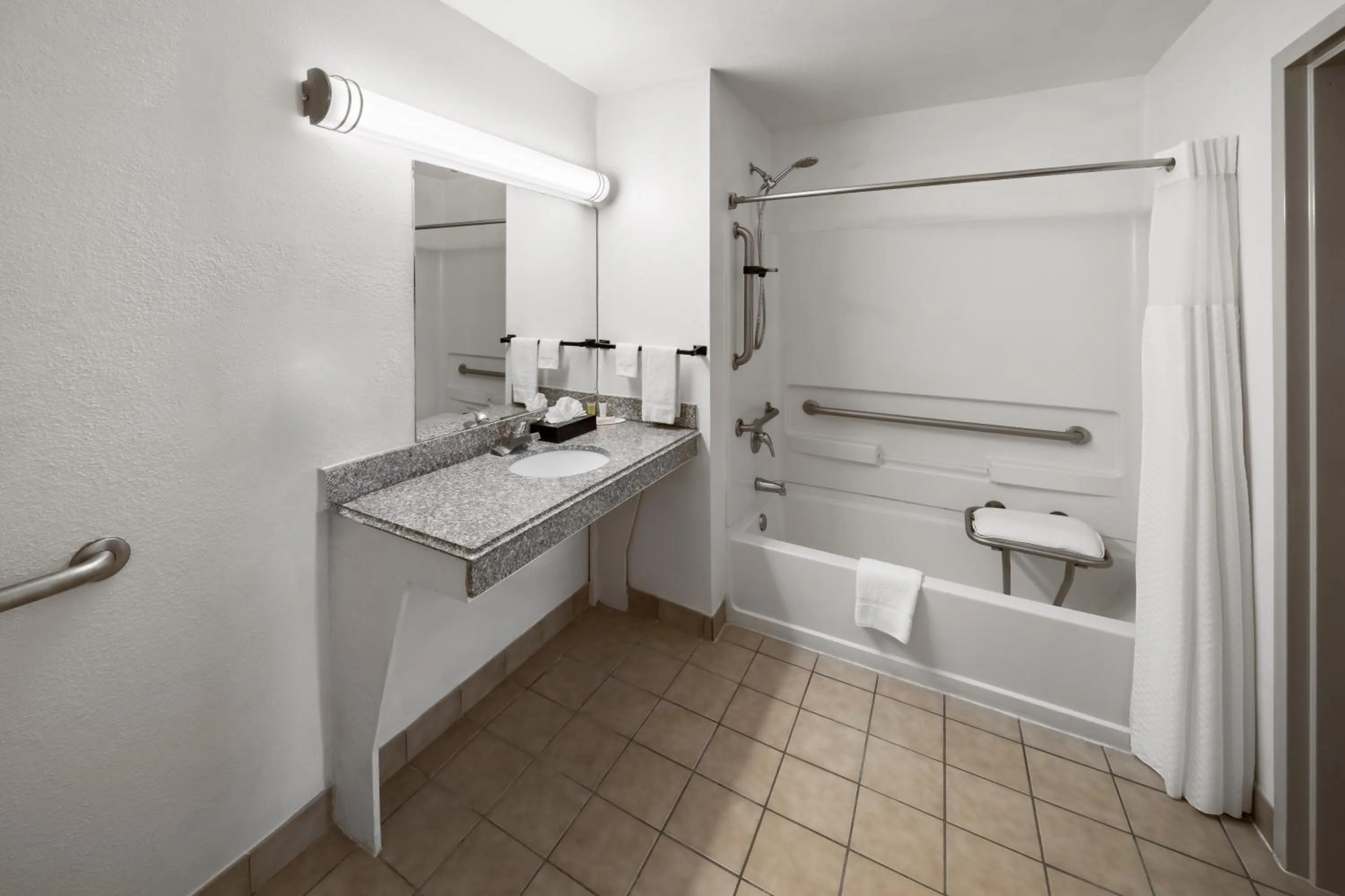 Shower in Super 8 by Wyndham Baton Rouge/I-10