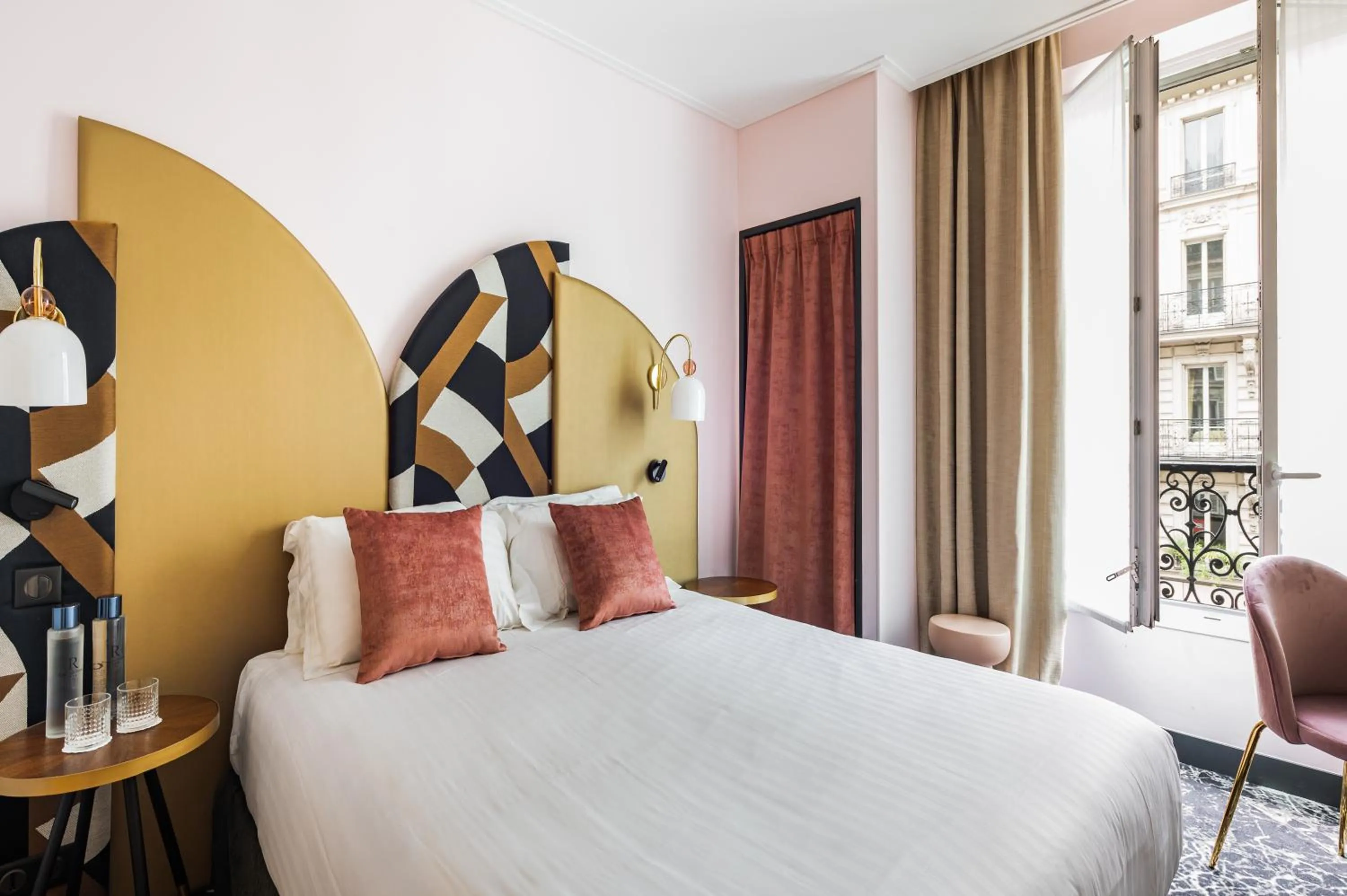 Bed in Royal Saint Germain