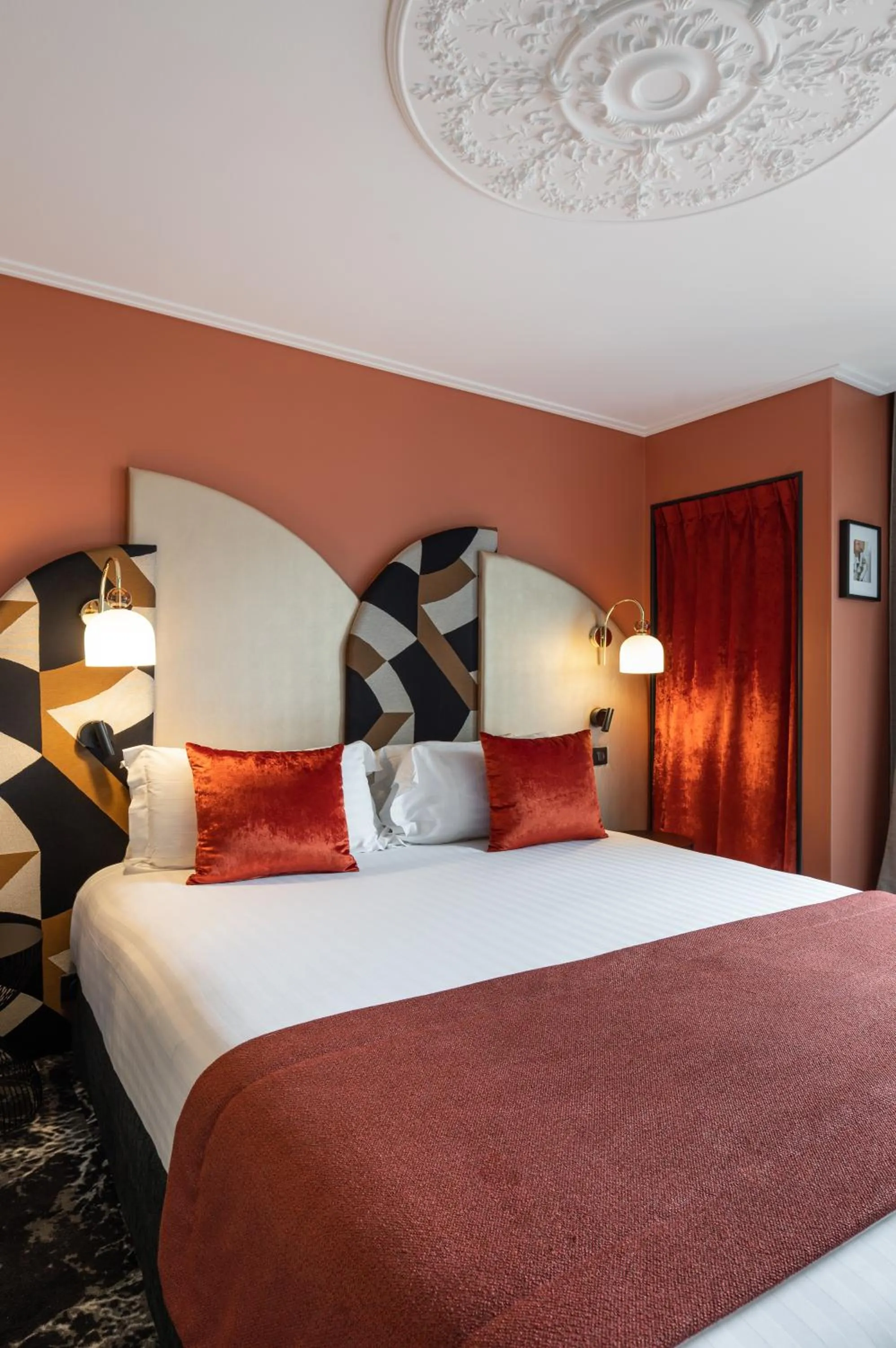 Bed in Royal Saint Germain