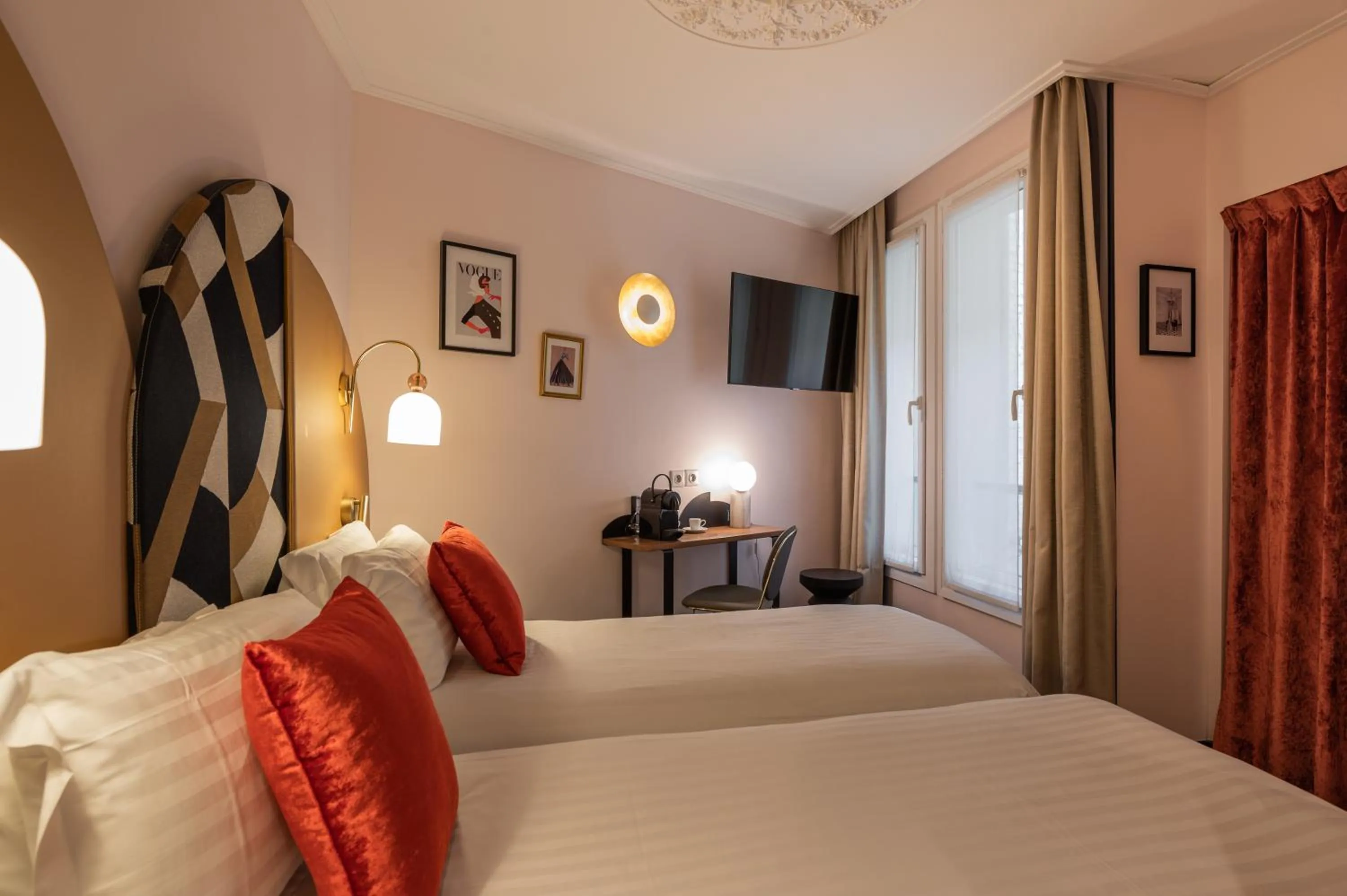 Bed in Royal Saint Germain