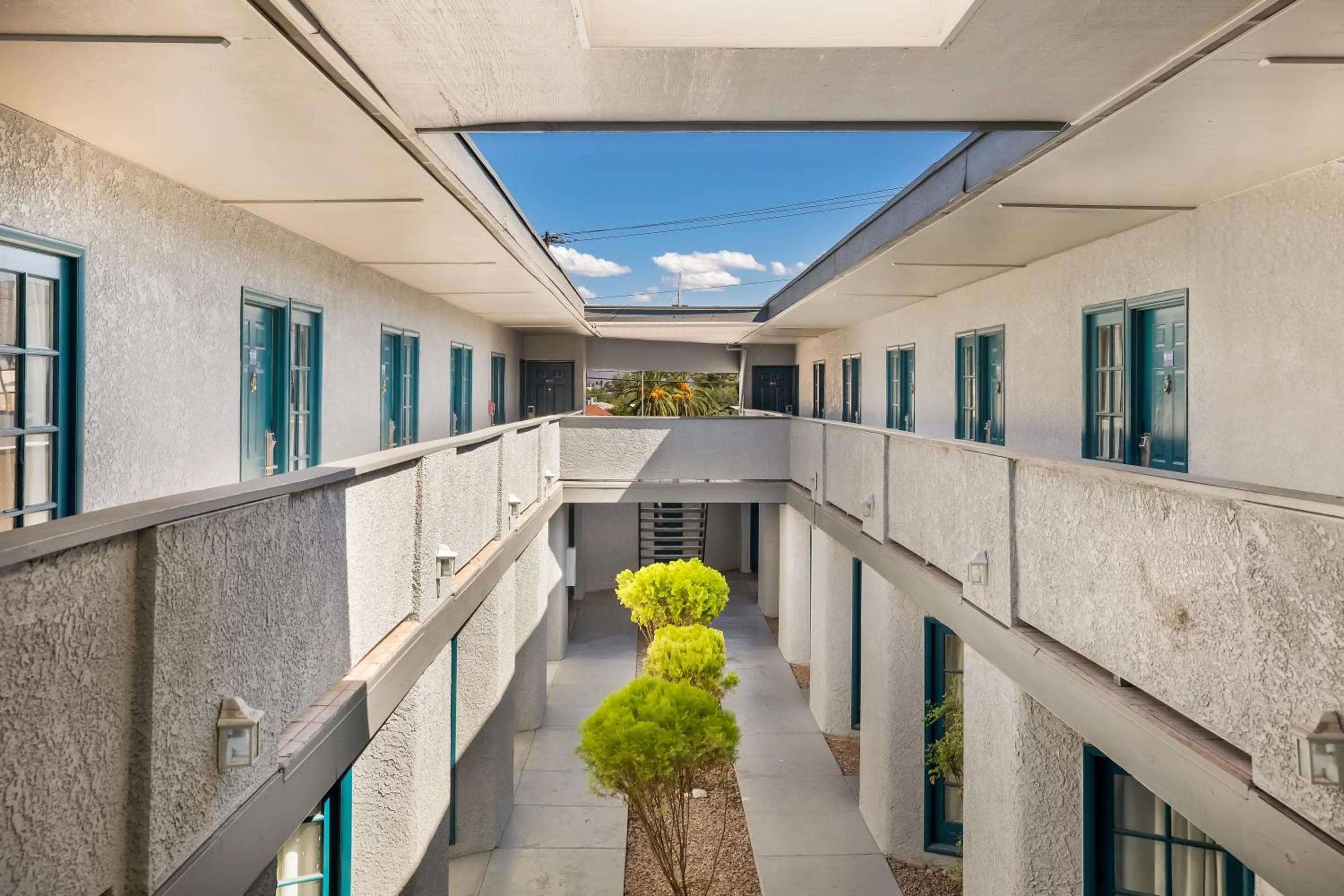 Property building, Balcony/Terrace in Knights Inn Tucson D.M.A.F Area