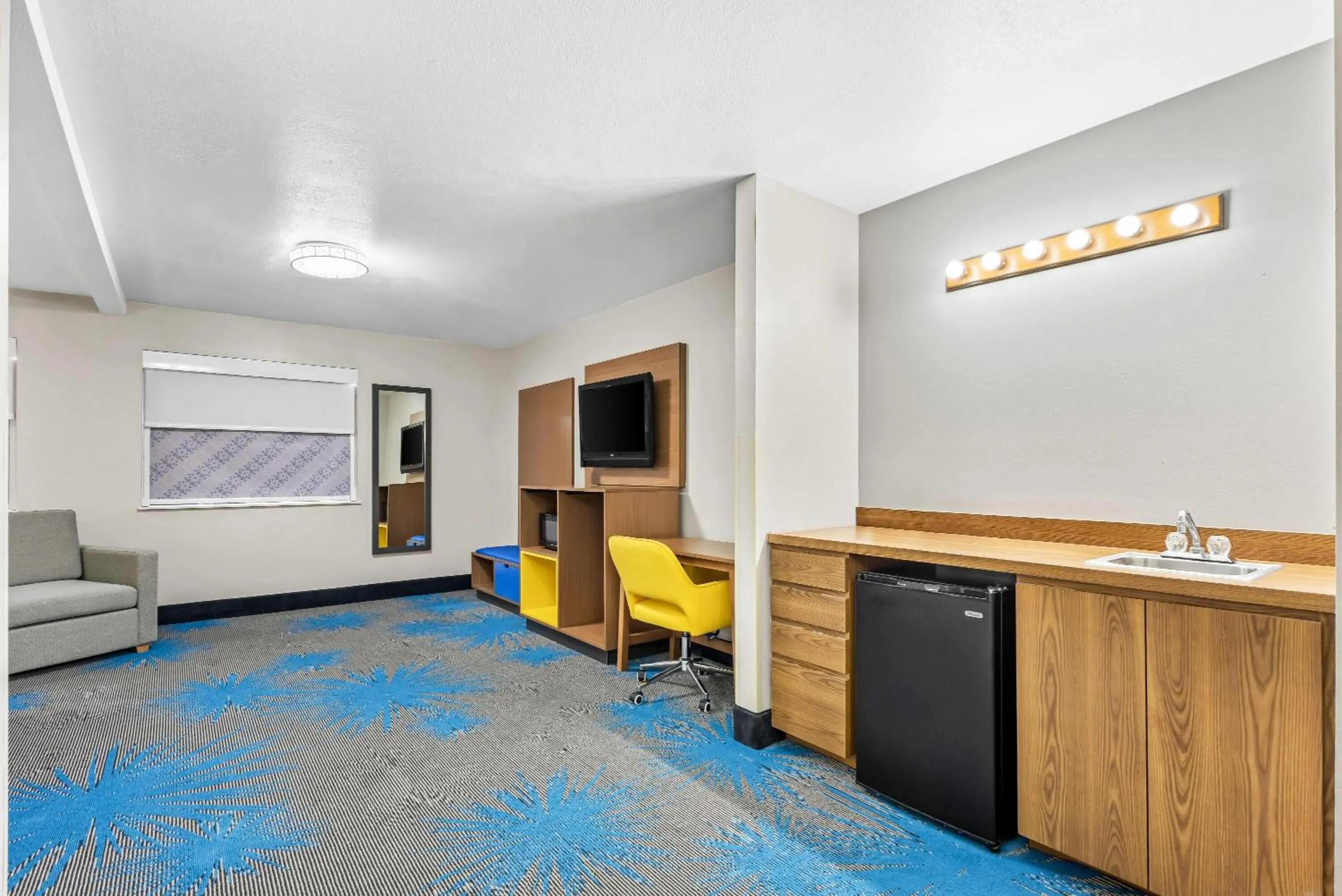 Bed in Days Inn by Wyndham Mitchell SD