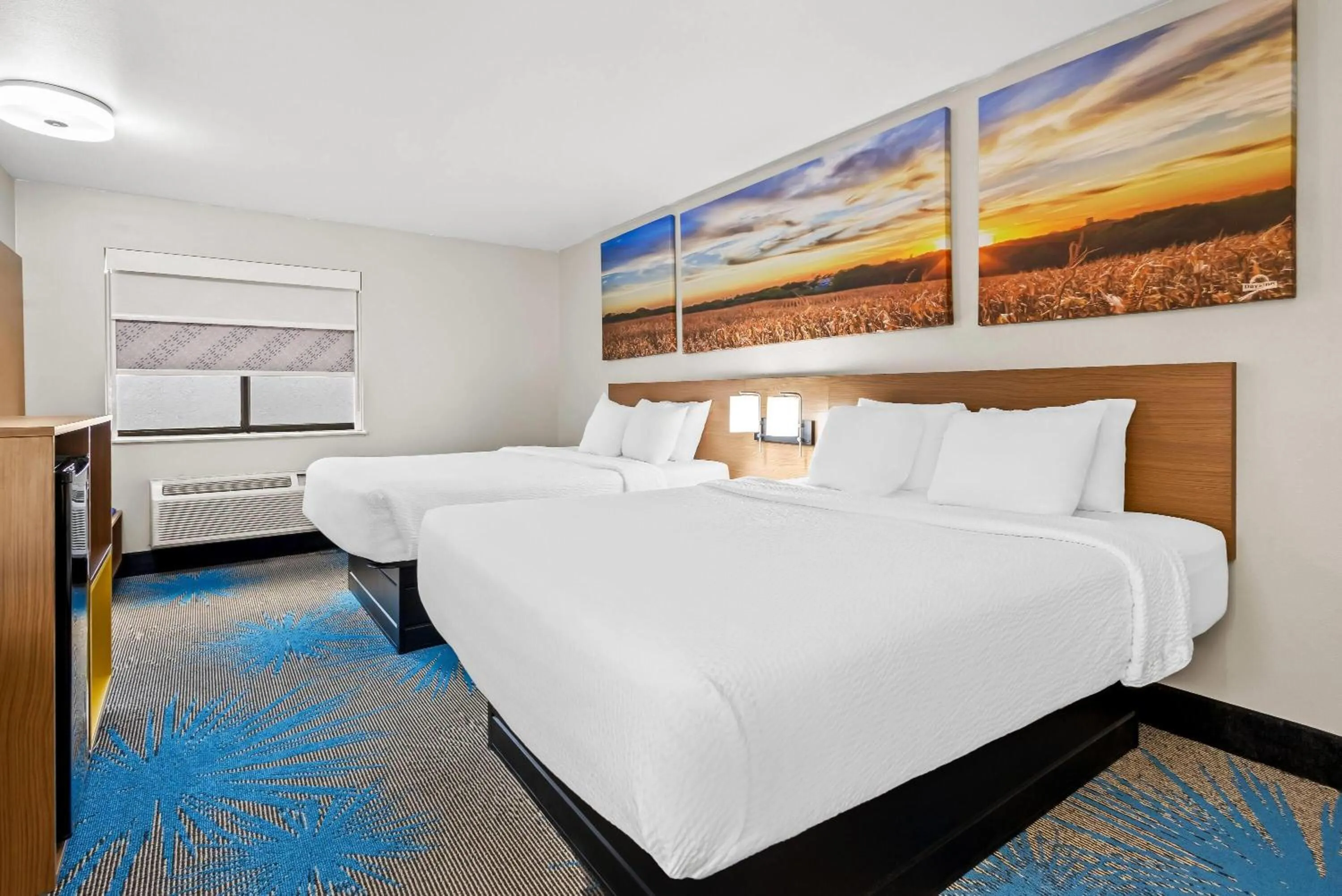 Bed in Days Inn by Wyndham Mitchell SD