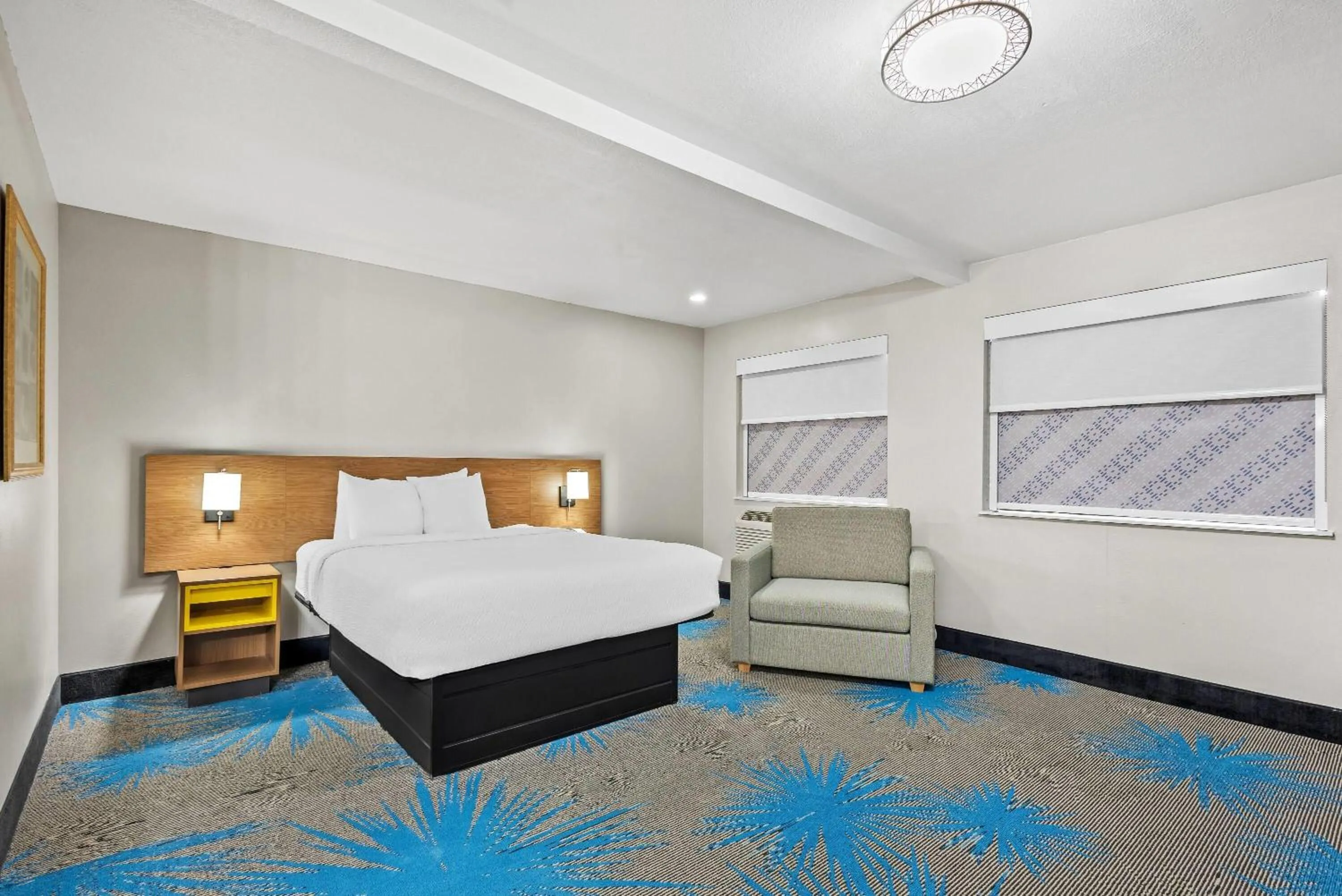 Bed in Days Inn by Wyndham Mitchell SD