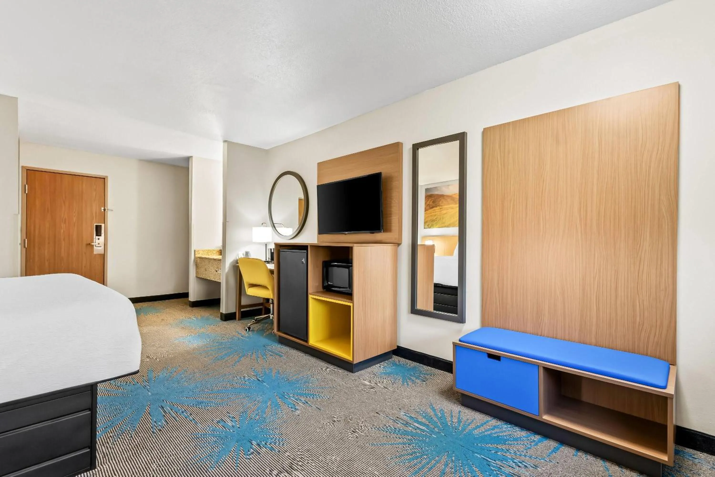 Bed in Days Inn by Wyndham Mitchell SD