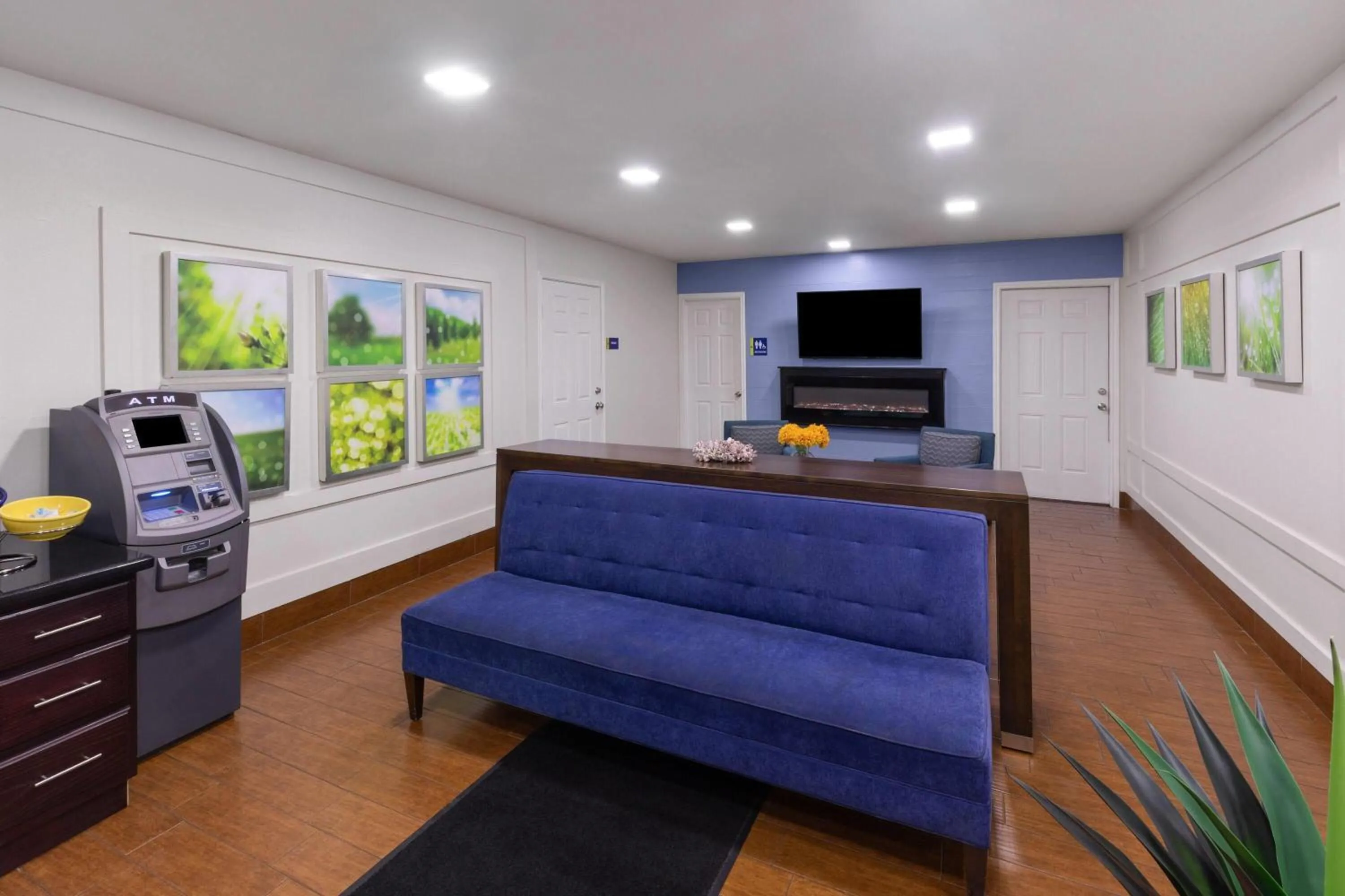 Lobby or reception in Days Inn by Wyndham Aransas Pass