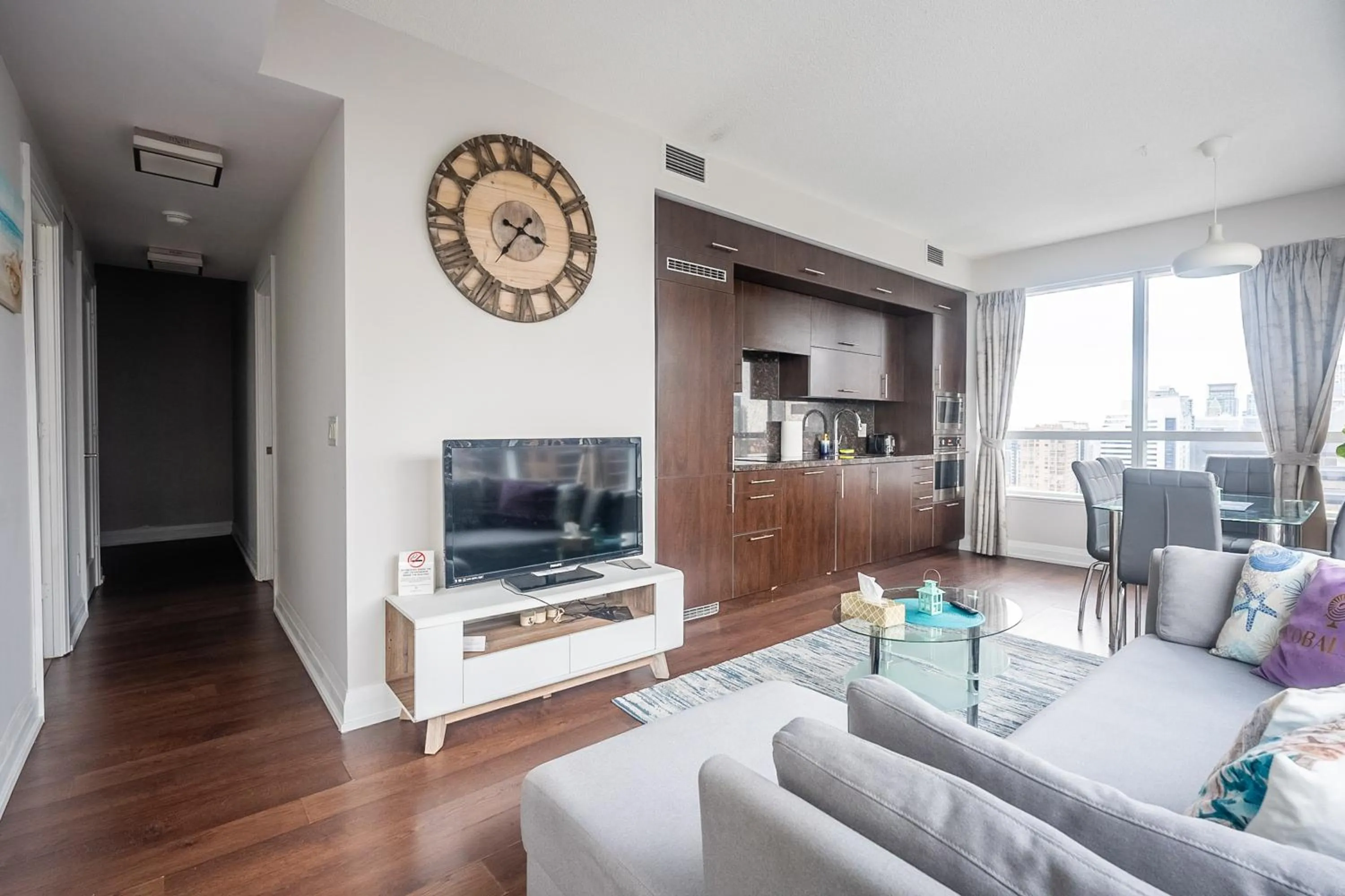 TV and multimedia in GLOBALSTAY Modern Apartments in North York Skyscraper