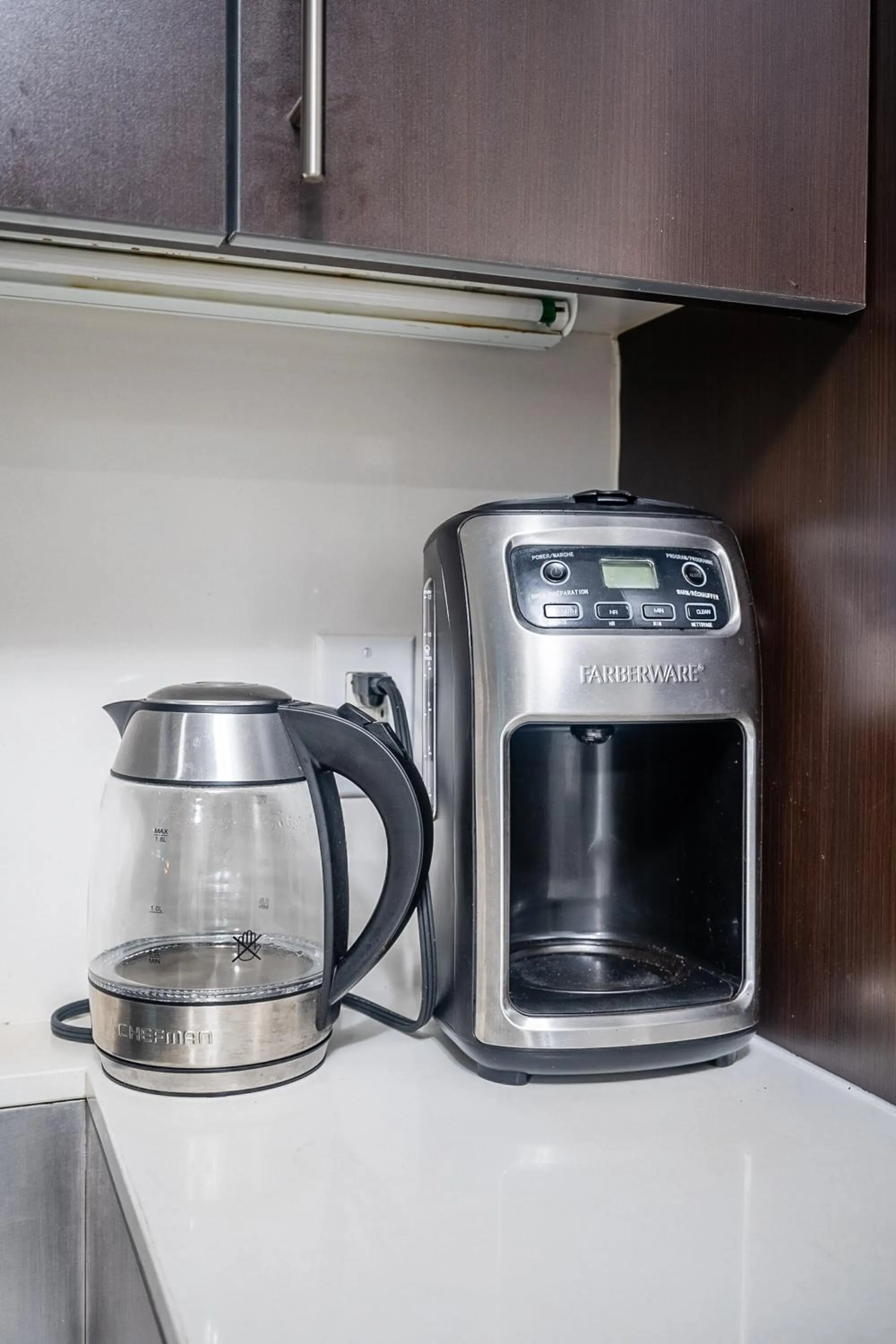 Coffee/tea facilities in GLOBALSTAY Modern Apartments in North York Skyscraper