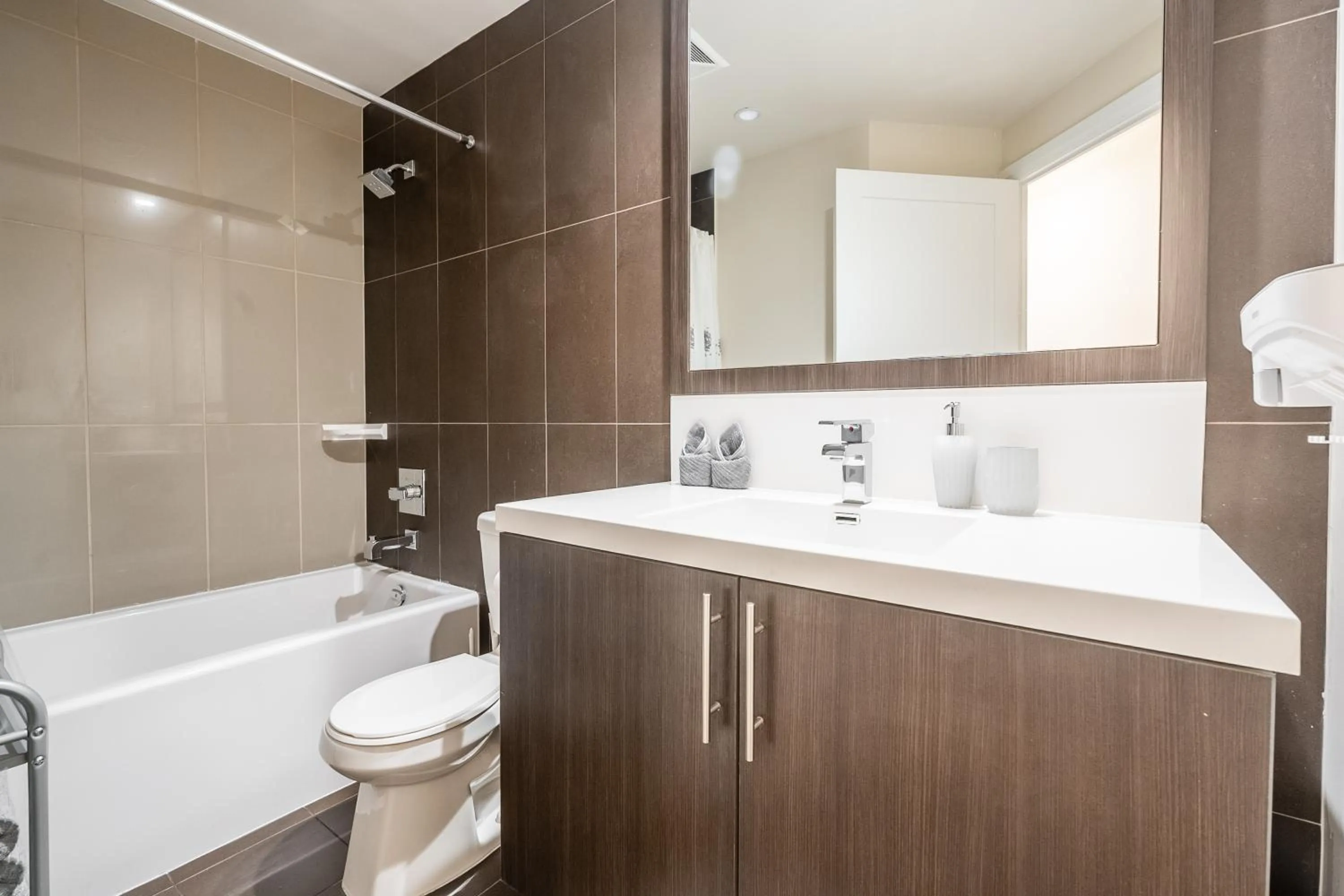 Balcony/Terrace in GLOBALSTAY Modern Apartments in North York Skyscraper