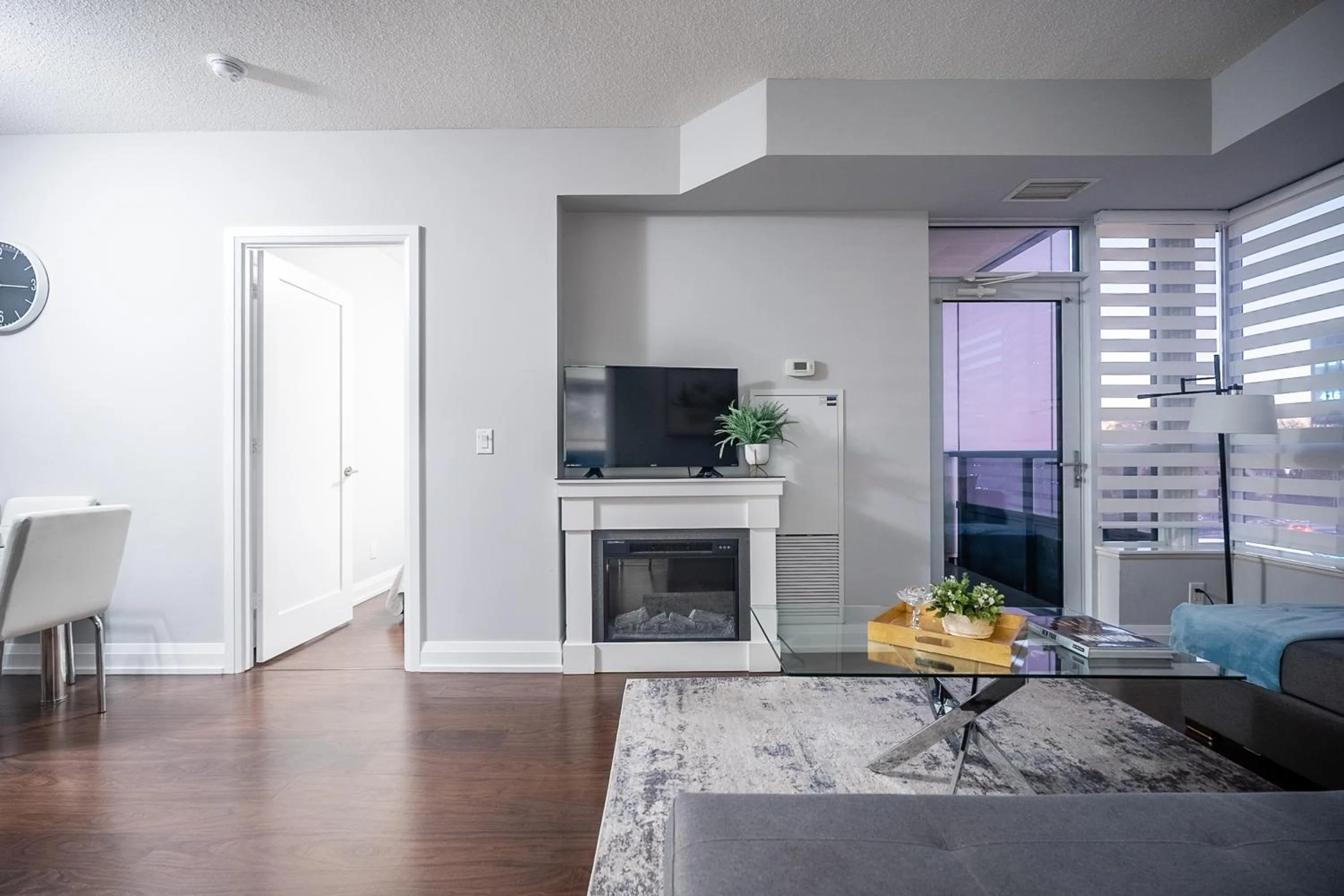 TV and multimedia in GLOBALSTAY Modern Apartments in North York Skyscraper