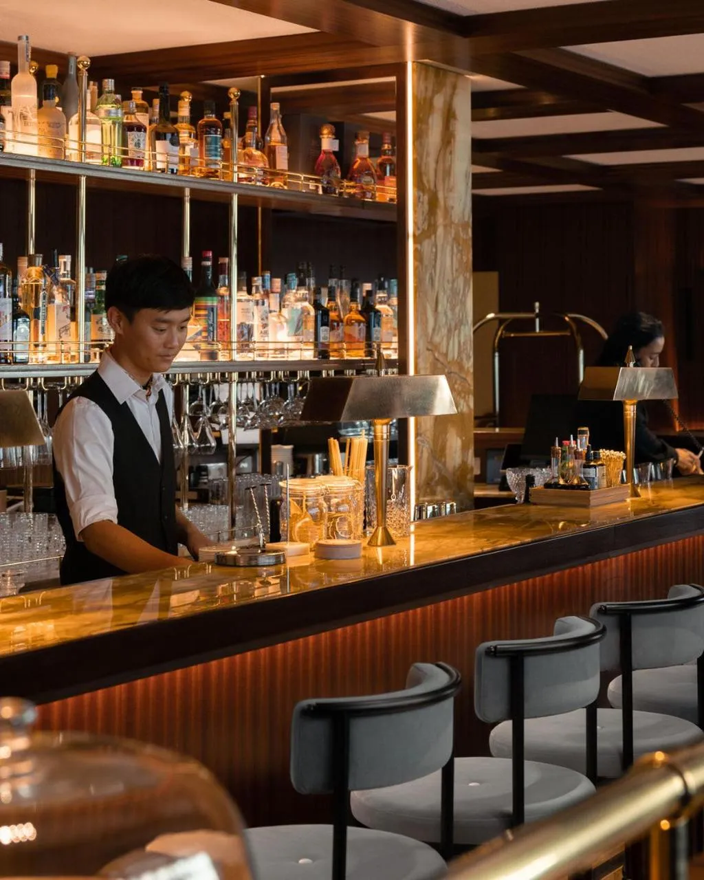 Lounge or bar in Hôtel Des Grands Voyageurs