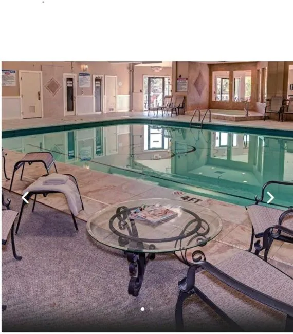 Swimming pool in Berlin Resort