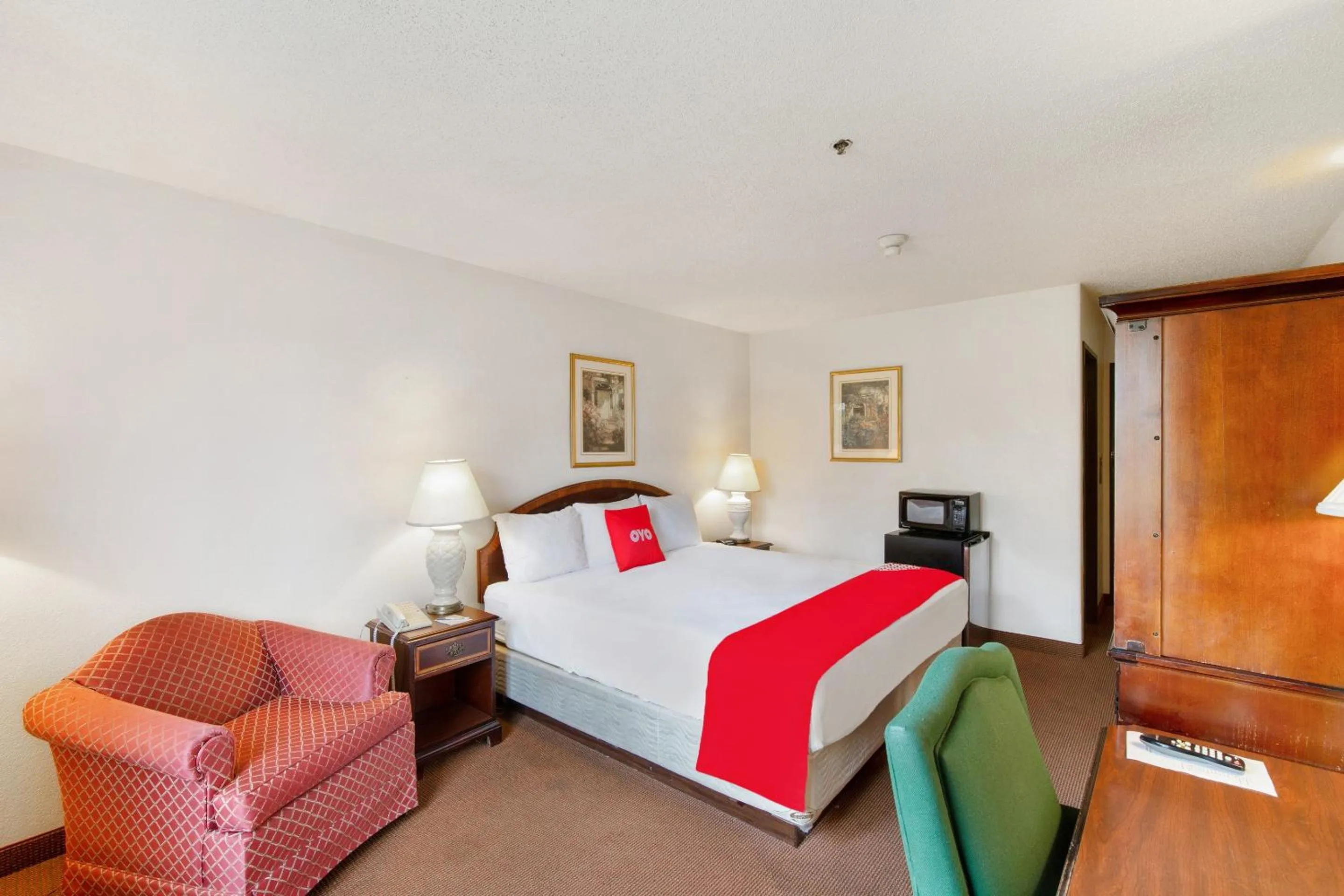 Bedroom, Bed in OYO Hotel Portage I-94