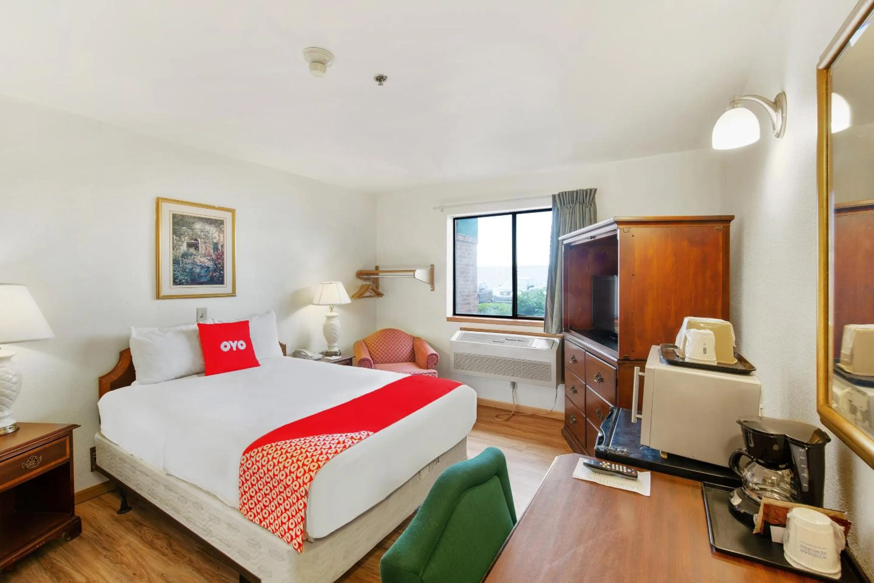 Bedroom, Bed in OYO Hotel Portage I-94