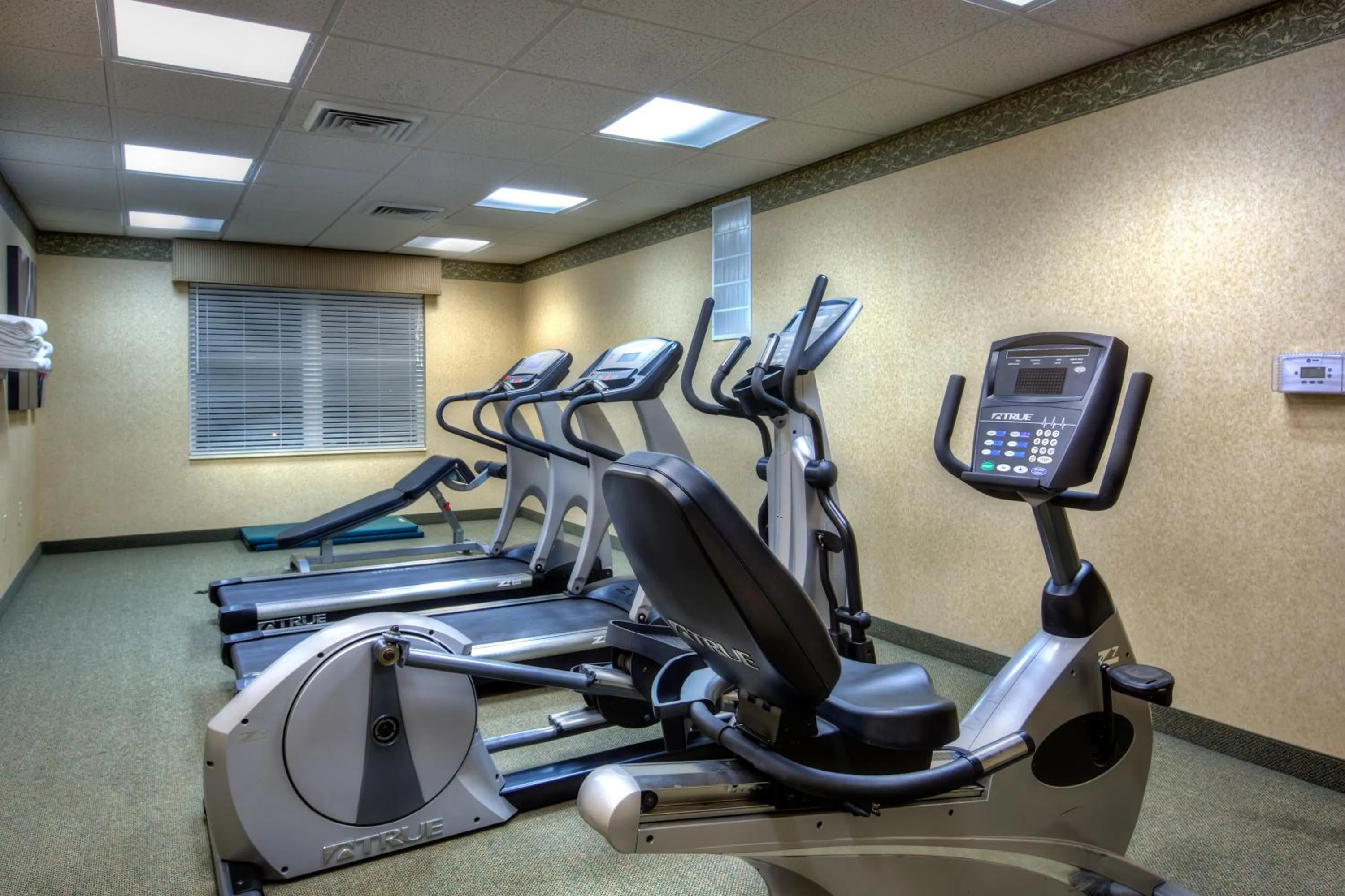 Fitness centre/facilities in Country Inn & Suites by Radisson, Boone, NC