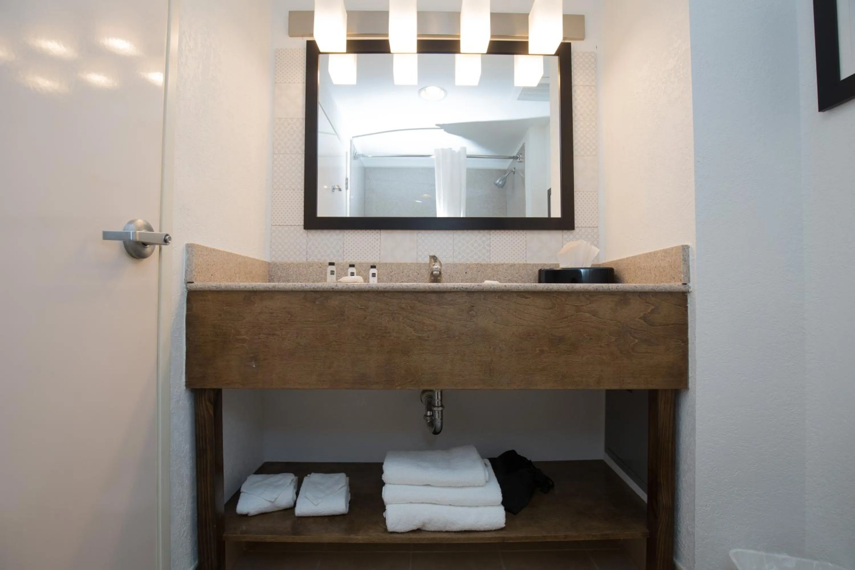 Bathroom in Country Inn & Suites by Radisson, Boone, NC