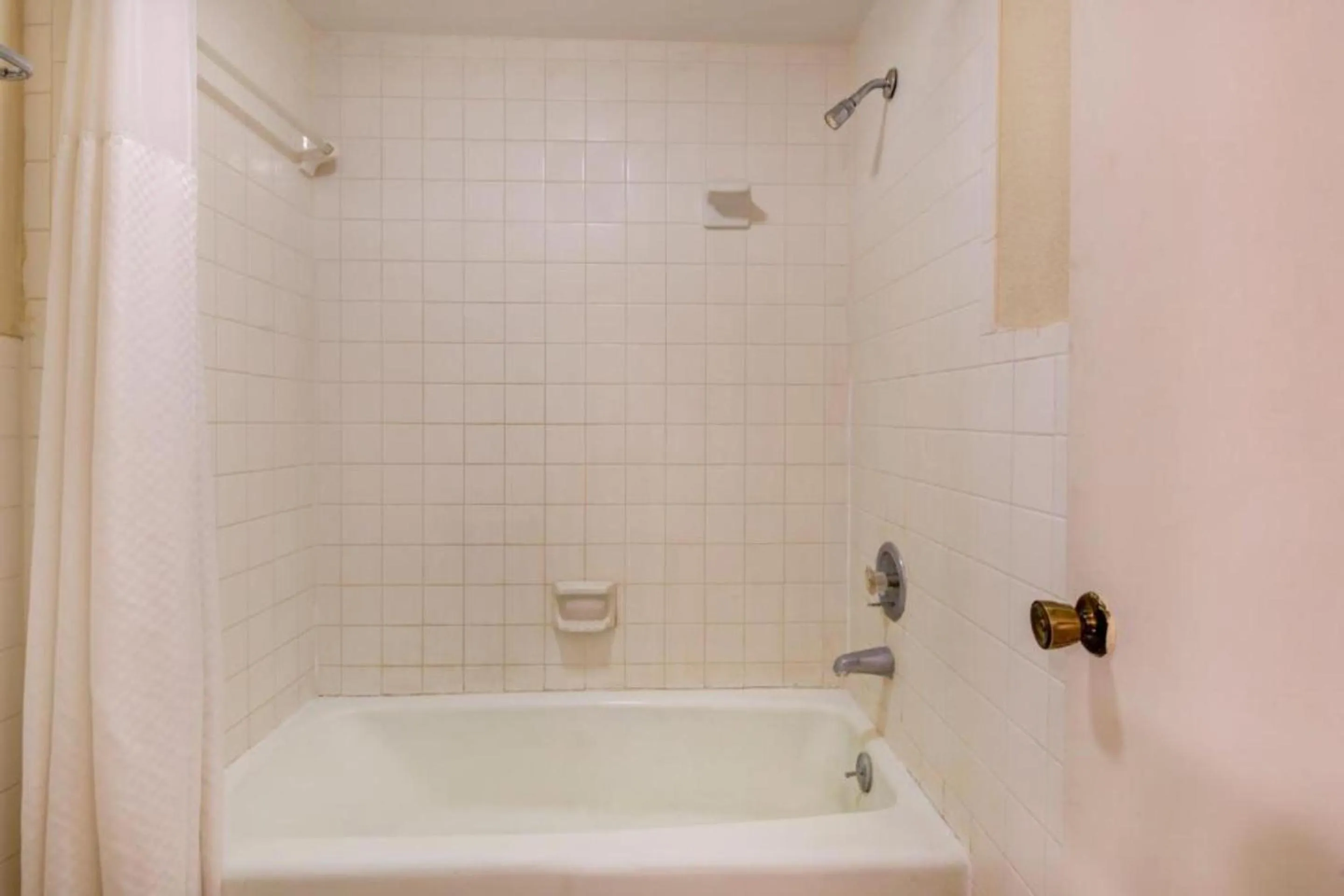 Bathroom in OYO Hotel Douglas GA US-441